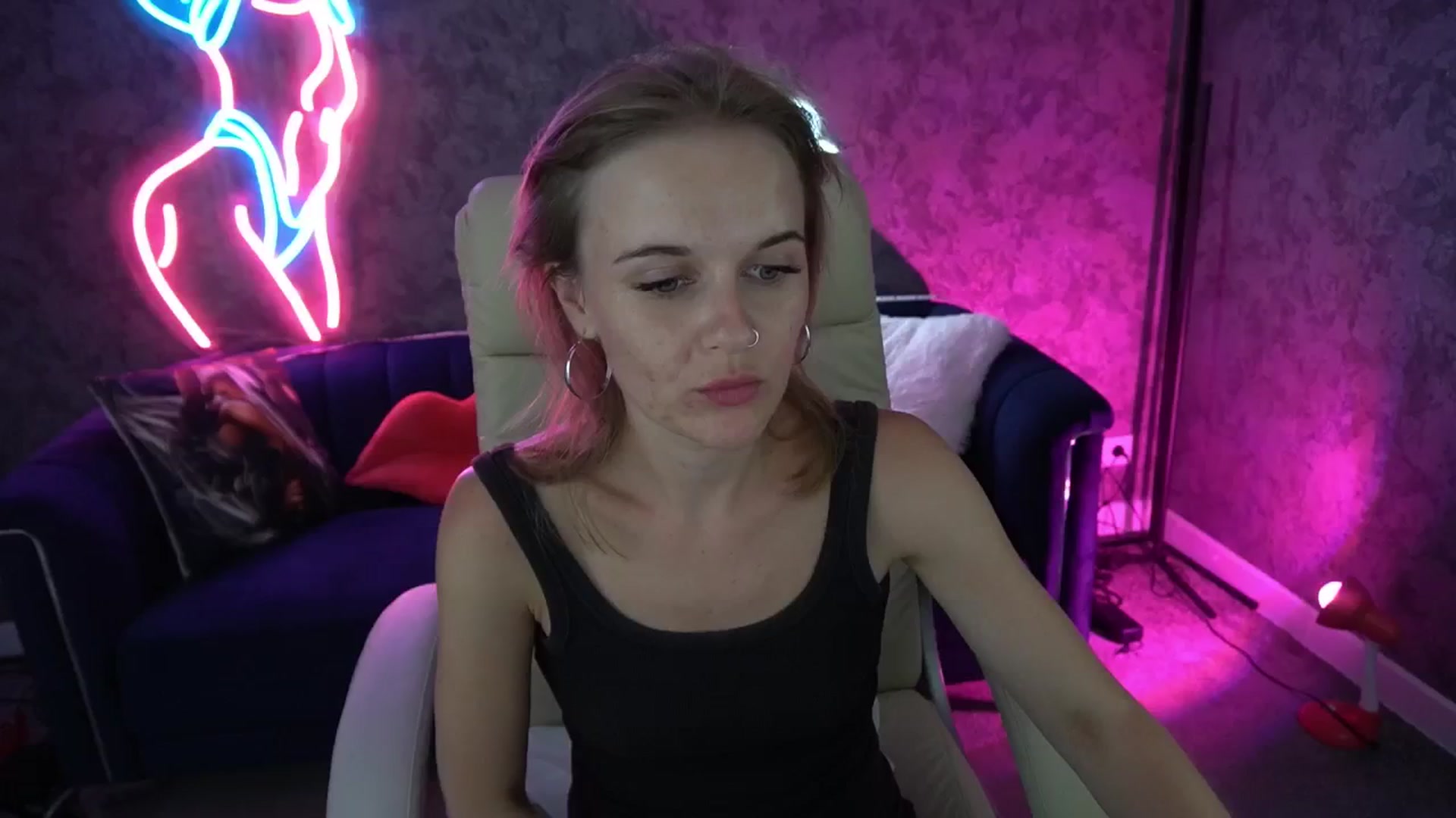 Gallery image thumbnail from Maribel_River's myfreecams stream on, 08/20/2024, 16:00 image 16 of 20