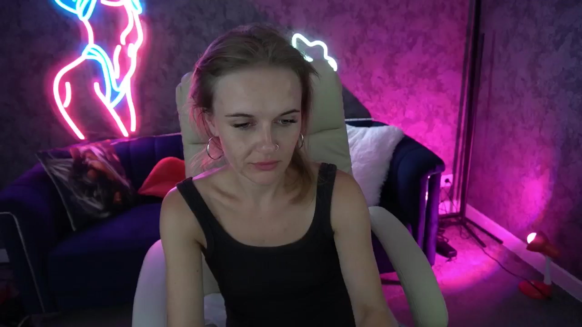 Gallery image thumbnail from Maribel_River's myfreecams stream on, 08/20/2024, 16:00 image 14 of 20