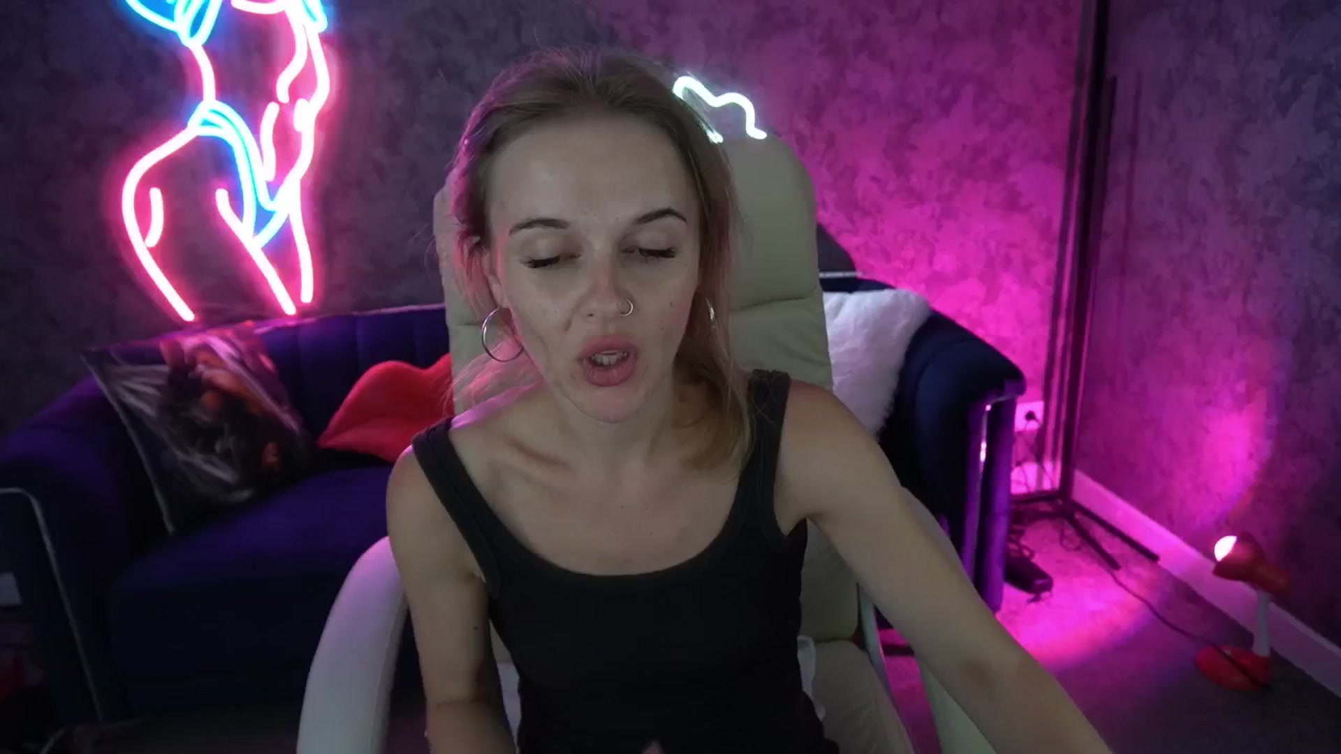 Gallery image thumbnail from Maribel_River's myfreecams stream on, 08/20/2024, 16:00 image 13 of 20