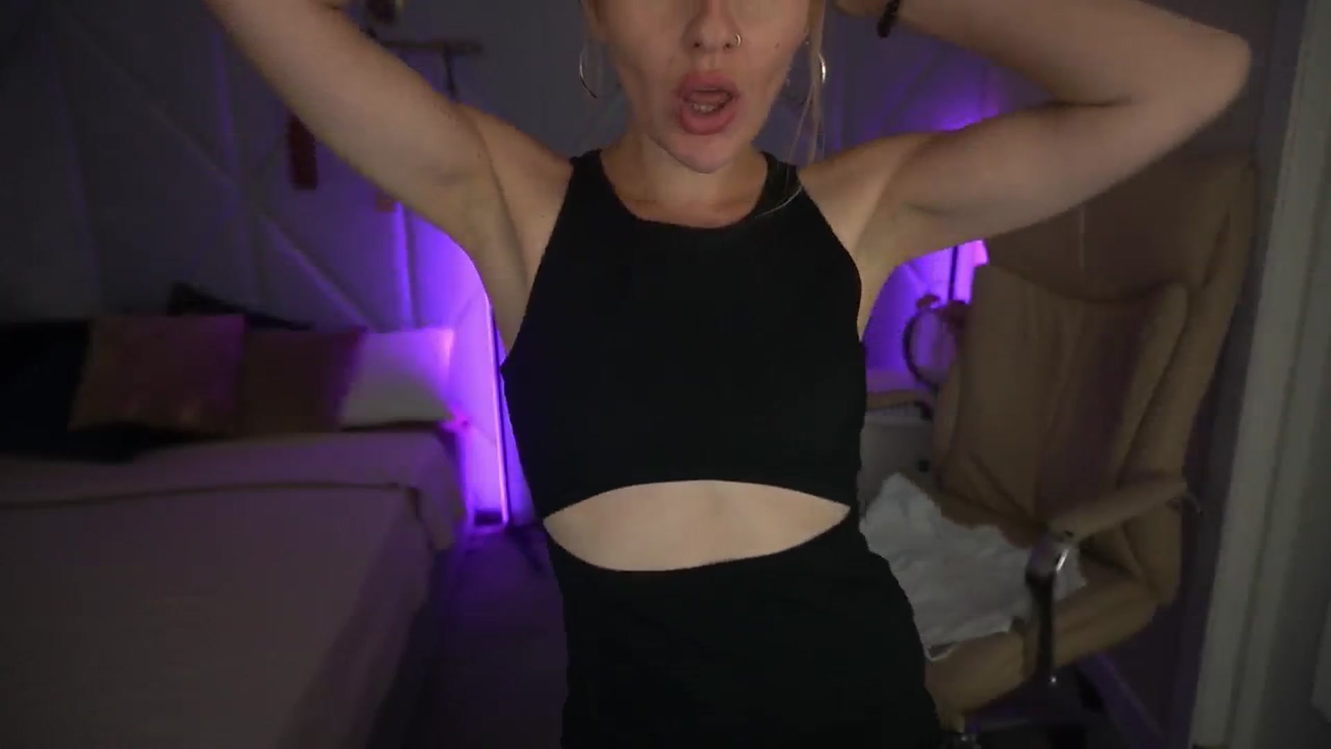 Gallery image thumbnail from Maribel_River's myfreecams stream on, 08/22/2024, 11:13 image 2 of 20