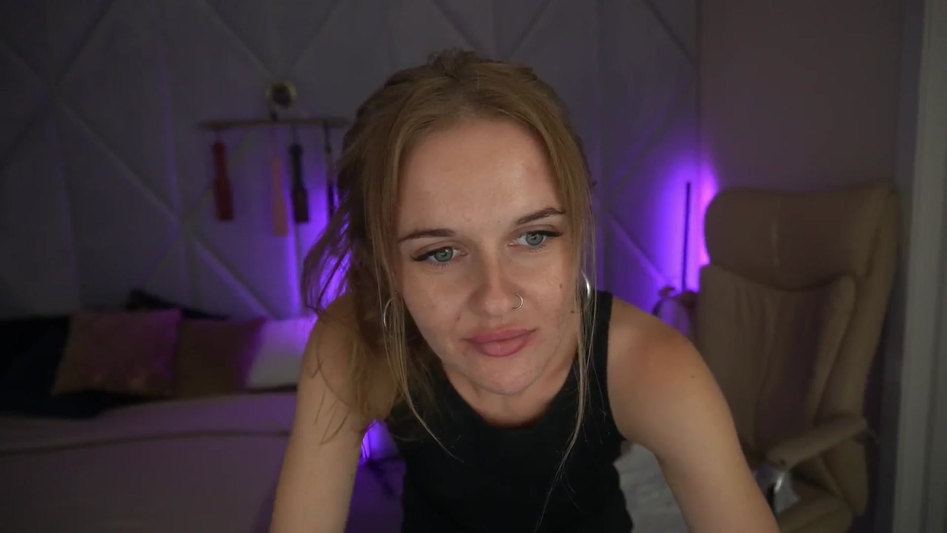 Gallery image thumbnail from Maribel_River's myfreecams stream on, 08/22/2024, 11:13 image 10 of 20