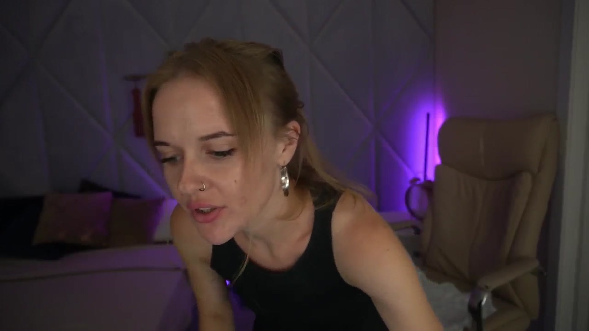 Gallery image thumbnail from Maribel_River's myfreecams stream on, 08/22/2024, 11:13 image 13 of 20