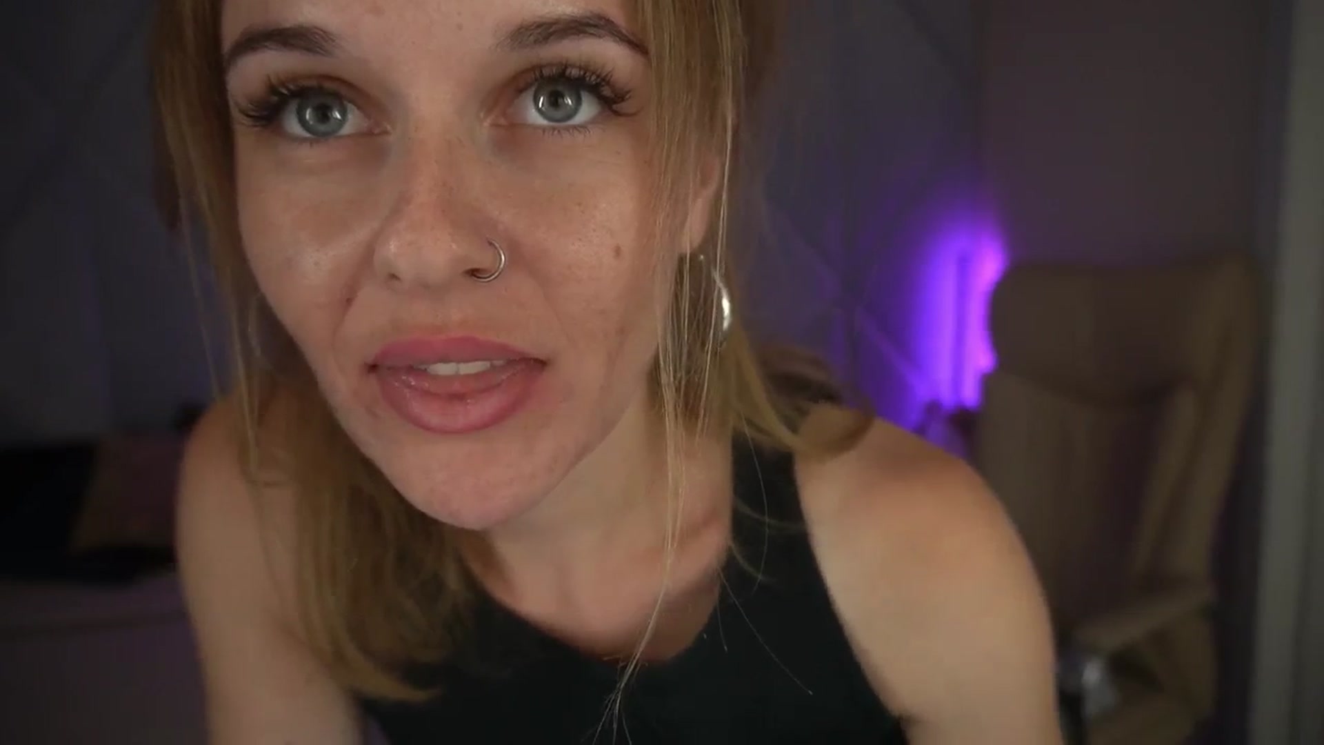Gallery image thumbnail from Maribel_River's myfreecams stream on, 08/22/2024, 11:13 image 12 of 20