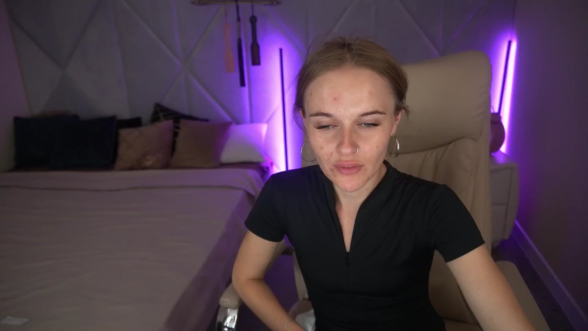 Gallery image thumbnail from Maribel_River's myfreecams stream on, 08/26/2024, 11:59 image 1 of 20