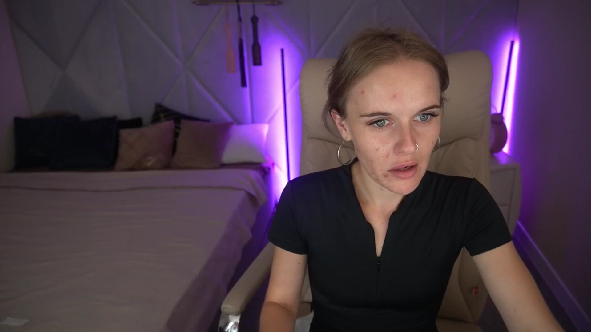 Gallery image thumbnail from Maribel_River's myfreecams stream on, 08/26/2024, 11:59 image 2 of 20
