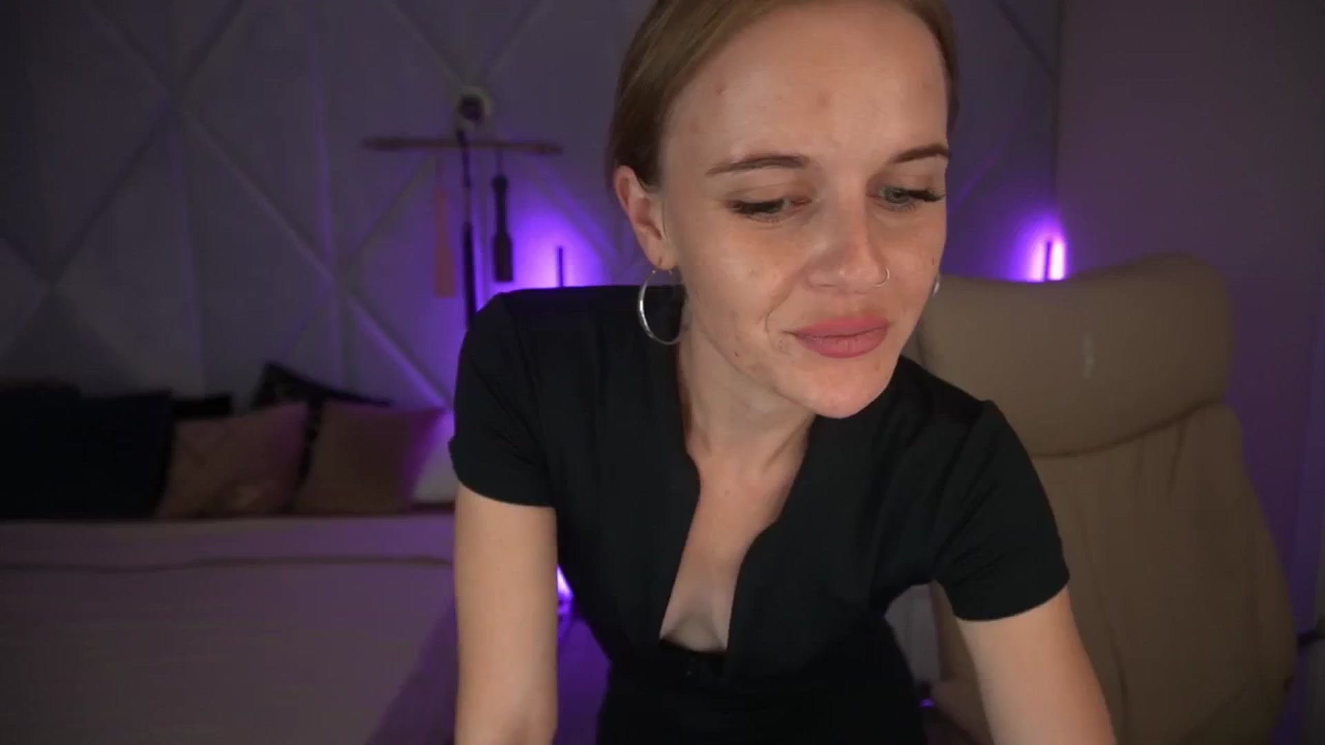 Gallery image thumbnail from Maribel_River's myfreecams stream on, 08/26/2024, 13:34 image 19 of 20