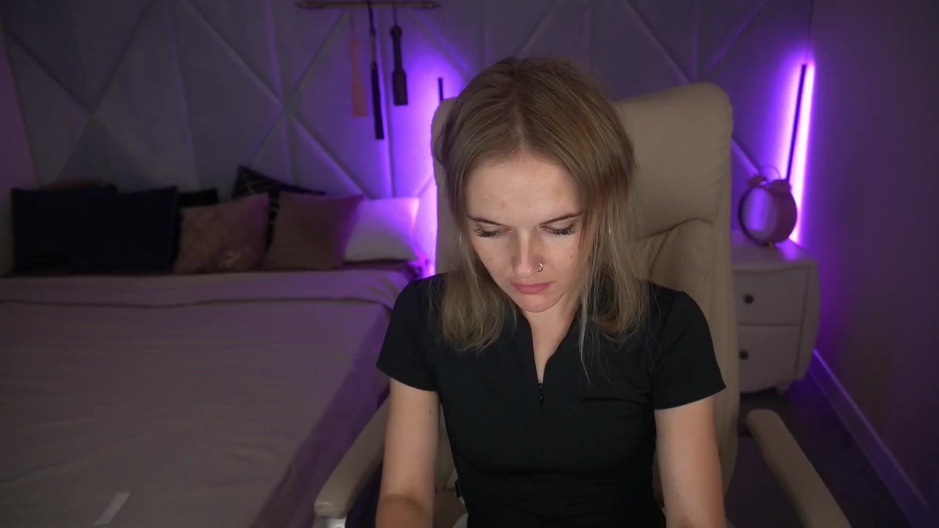 Gallery image thumbnail from Maribel_River's myfreecams stream on, 08/26/2024, 13:34 image 9 of 20