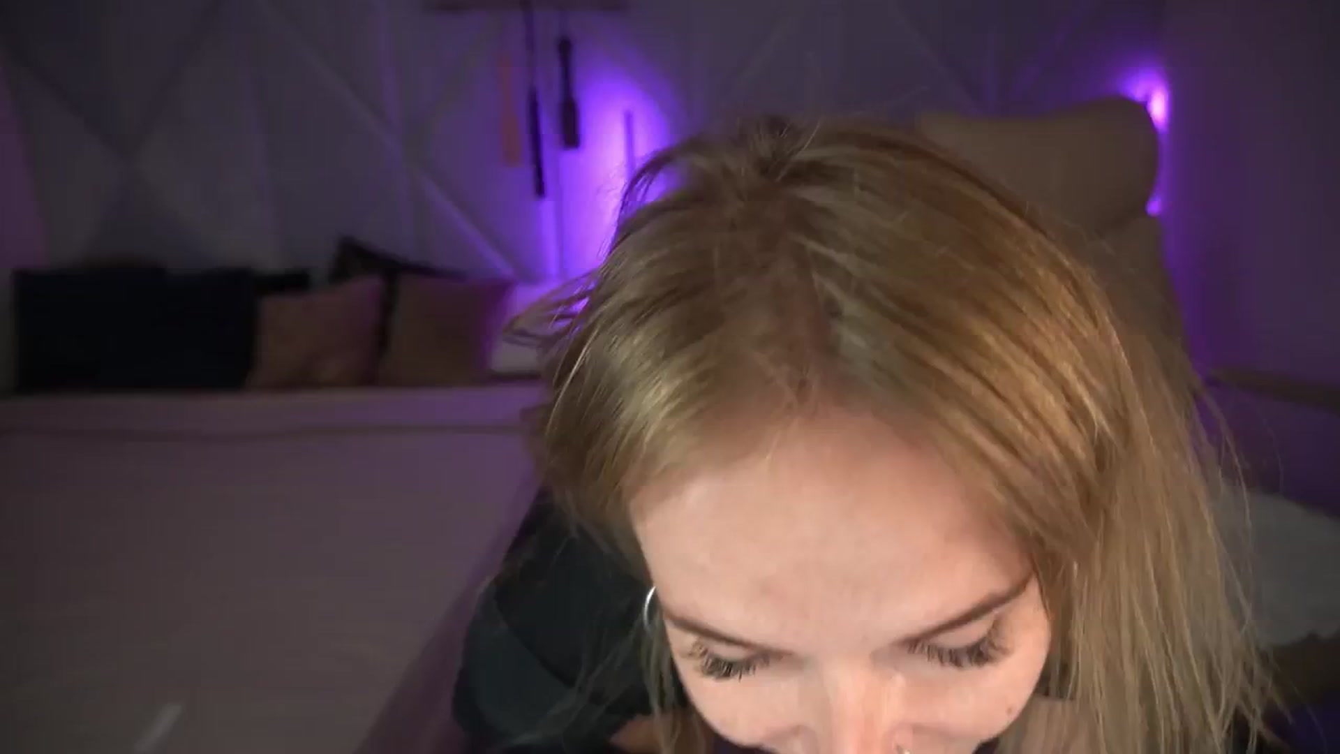Gallery image thumbnail from Maribel_River's myfreecams stream on, 08/26/2024, 13:34 image 13 of 20