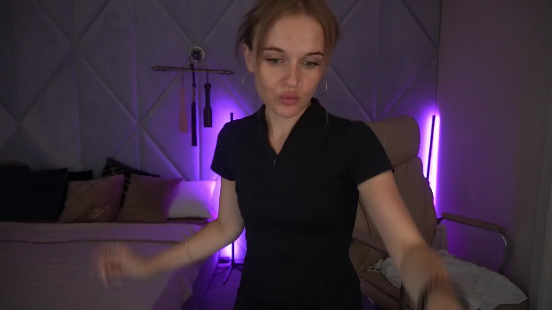 Gallery image thumbnail from Maribel_River's myfreecams stream on, 08/26/2024, 14:40 image 3 of 20