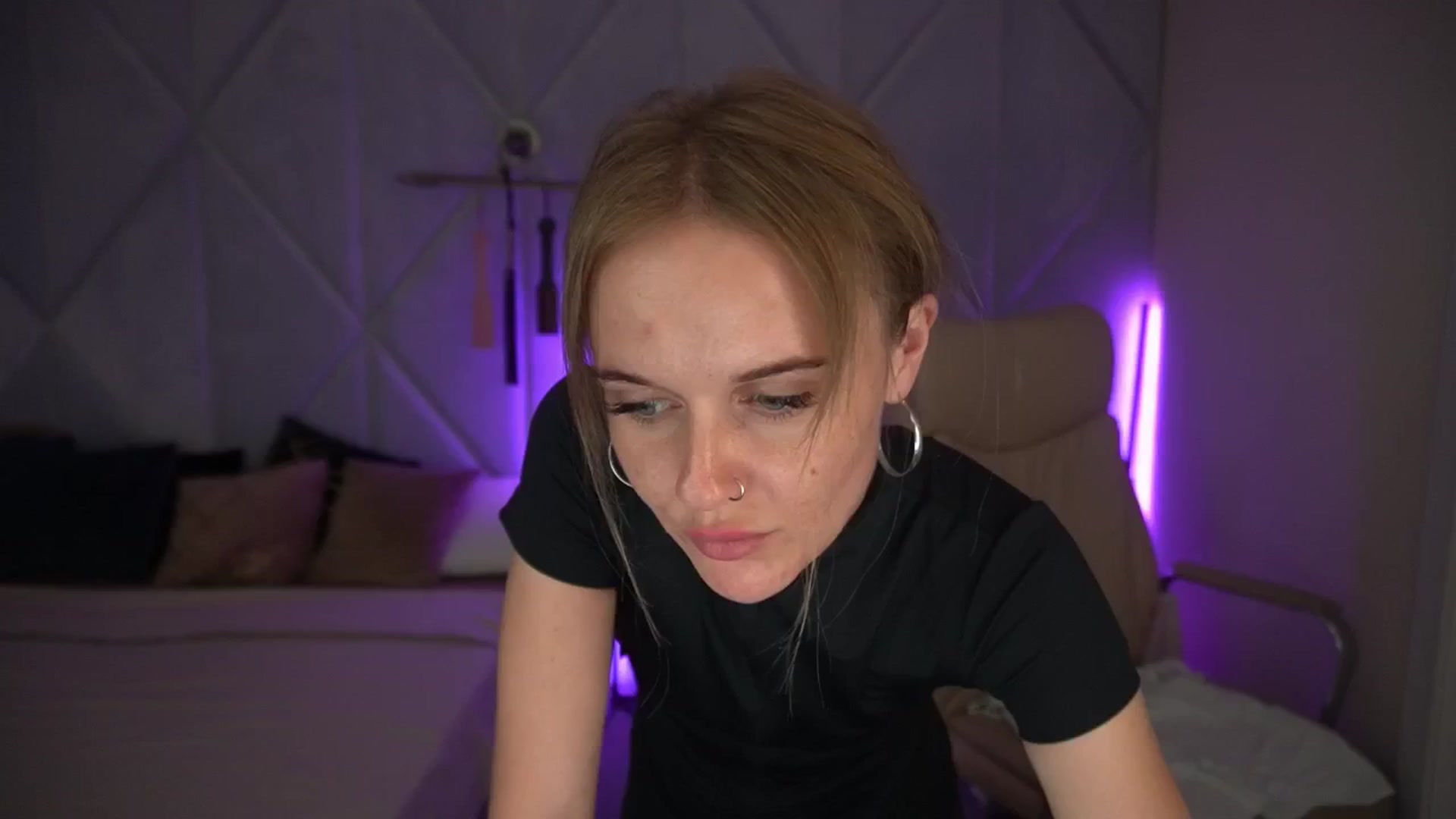 Gallery image thumbnail from Maribel_River's myfreecams stream on, 08/26/2024, 14:40 image 6 of 20