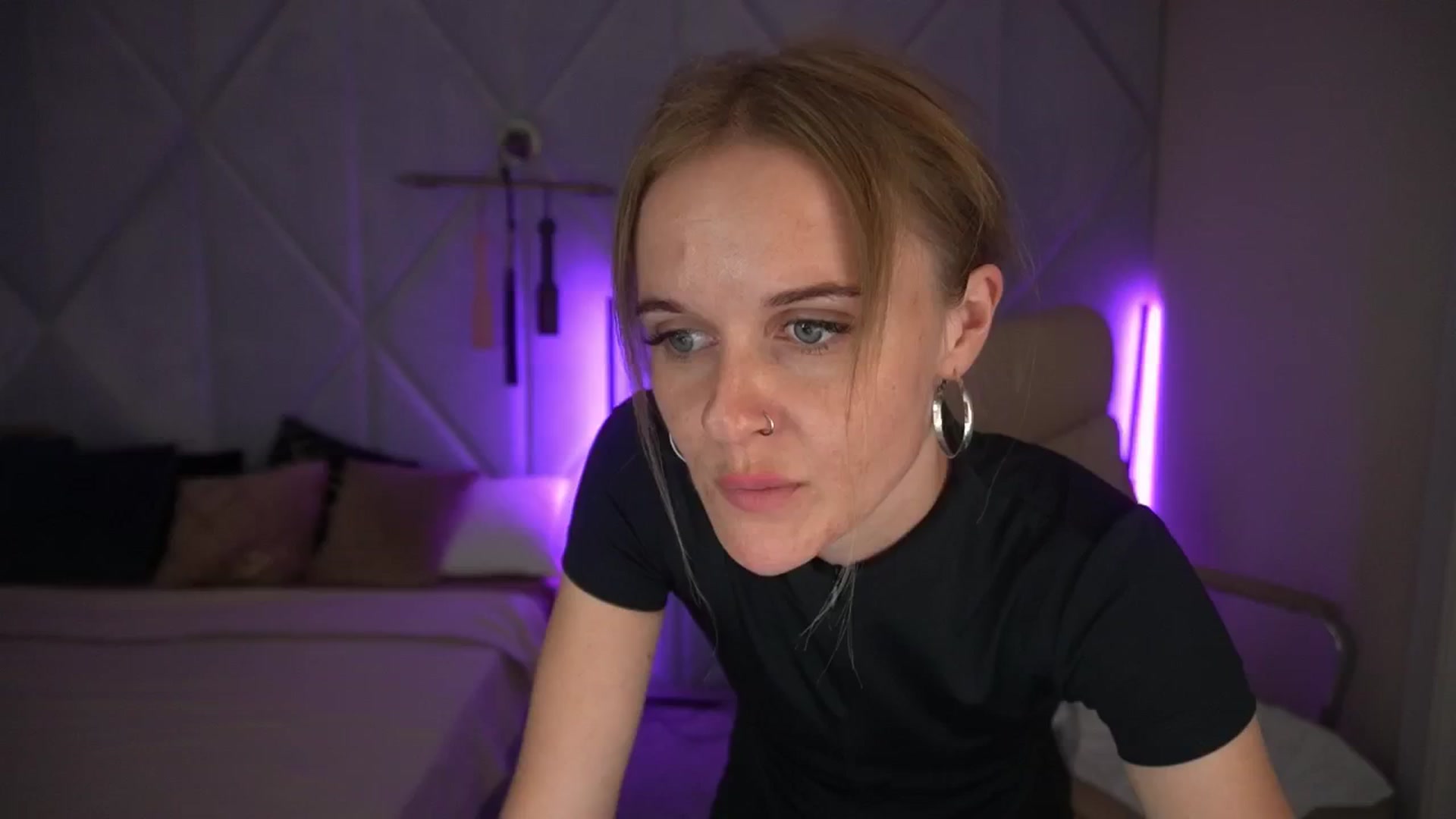 Gallery image thumbnail from Maribel_River's myfreecams stream on, 08/26/2024, 14:40 image 4 of 20