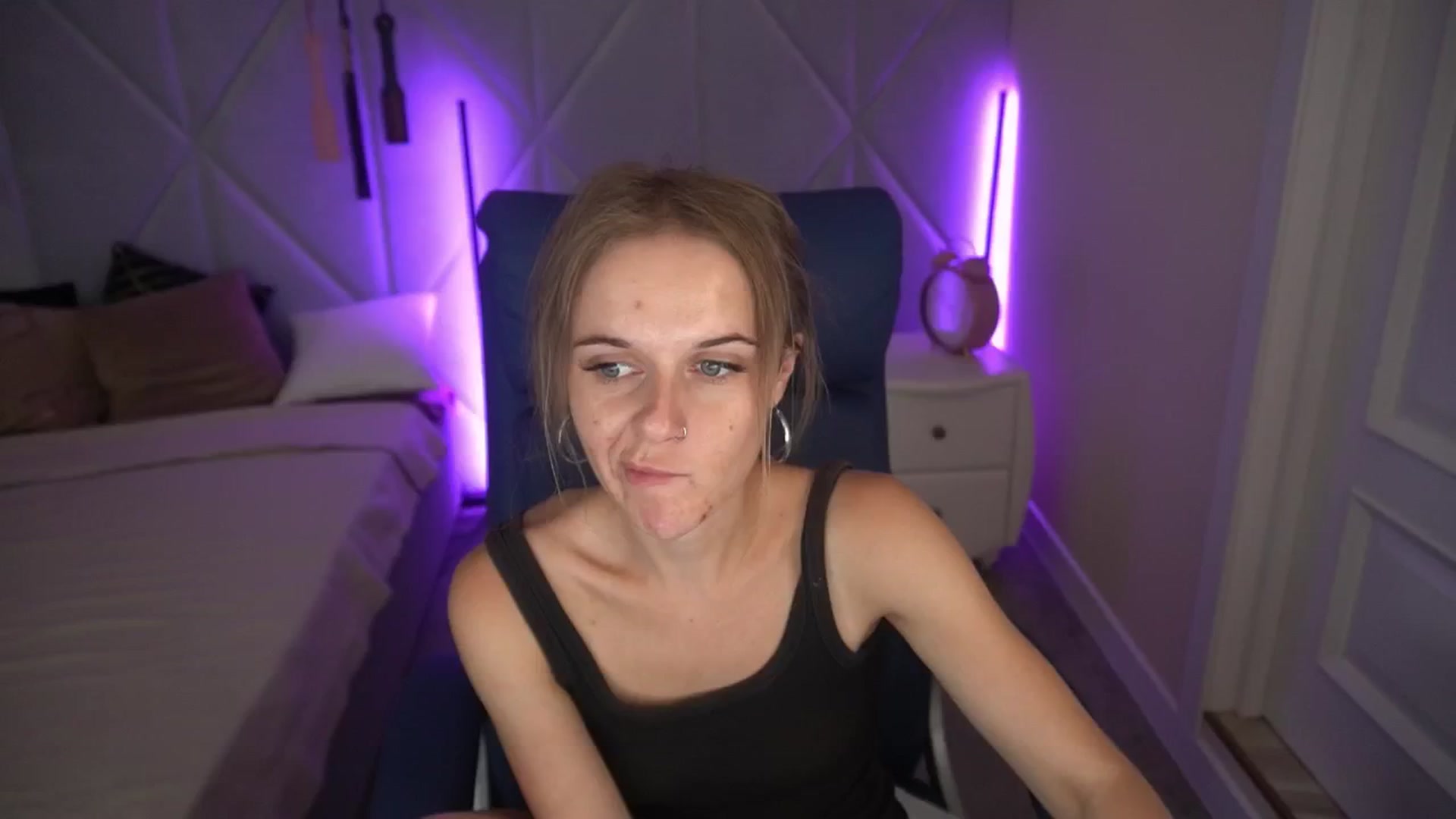 Gallery image thumbnail from Maribel_River's myfreecams stream on, 08/27/2024, 10:20 image 8 of 20