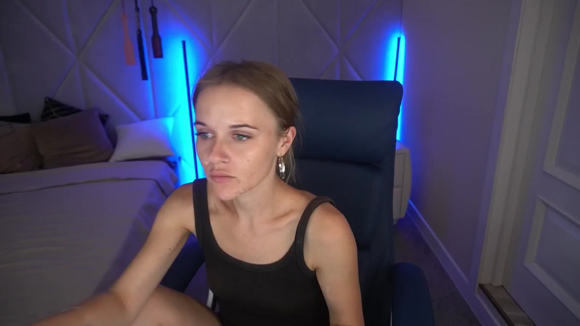 Gallery image thumbnail from Maribel_River's myfreecams stream on, 08/27/2024, 12:12 image 5 of 20