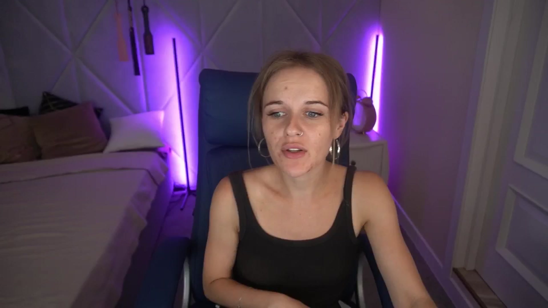Gallery image thumbnail from Maribel_River's myfreecams stream on, 08/27/2024, 12:12 image 1 of 20