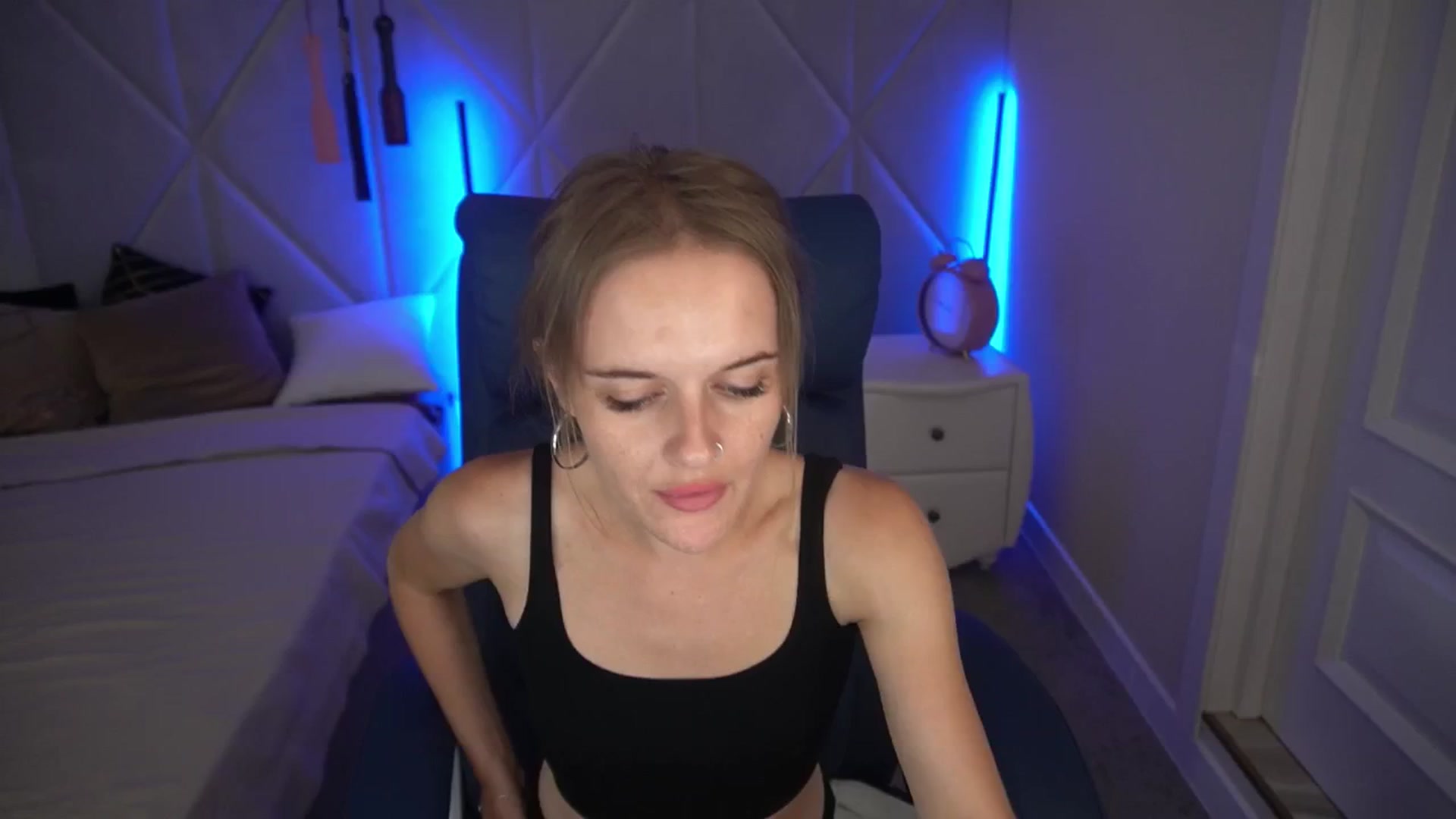 Gallery image thumbnail from Maribel_River's myfreecams stream on, 08/27/2024, 12:12 image 7 of 20