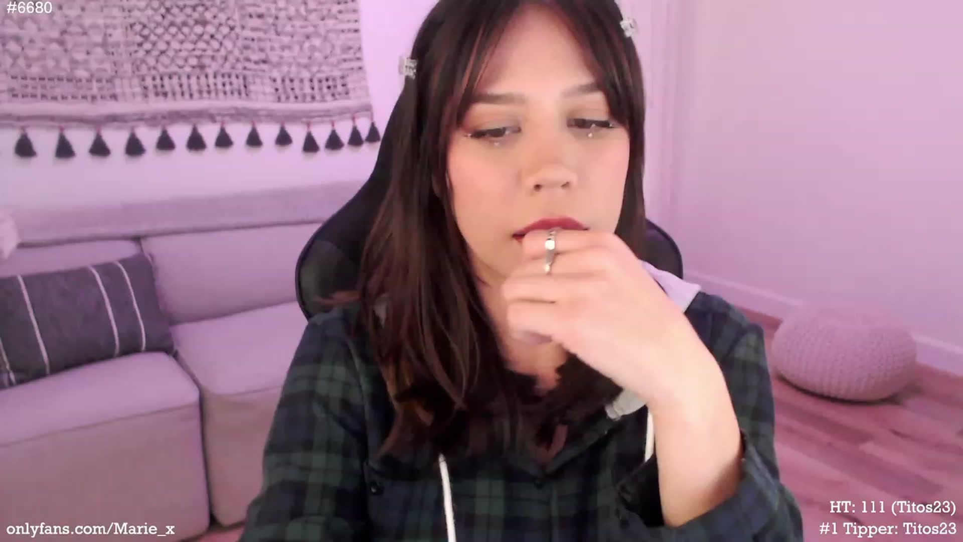 Gallery image thumbnail from Marie's myfreecams stream on, 01/04/2023, 23:51 image 18 of 20