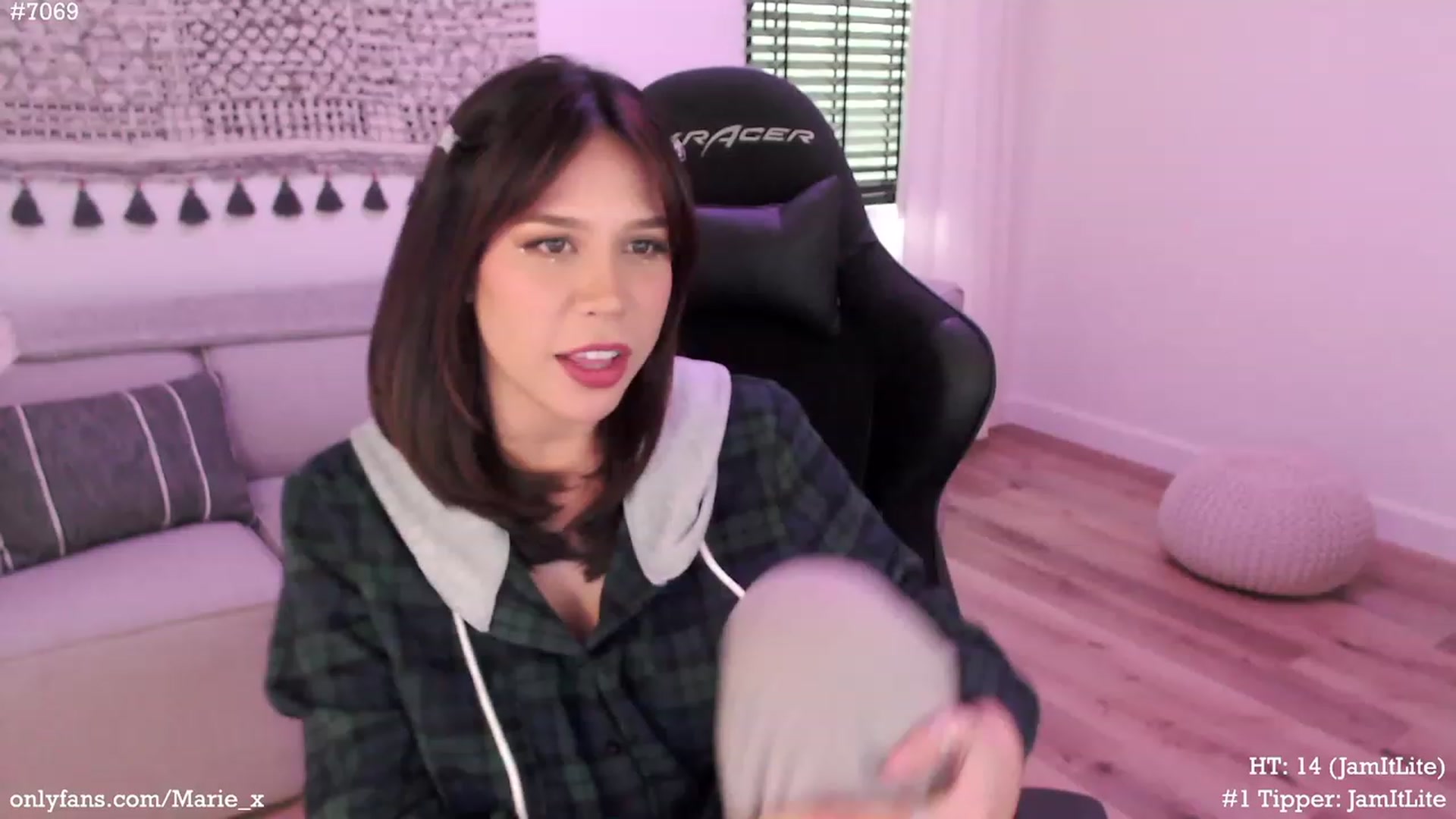 Gallery image thumbnail from Marie's myfreecams stream on, 01/04/2023, 23:51 image 4 of 20