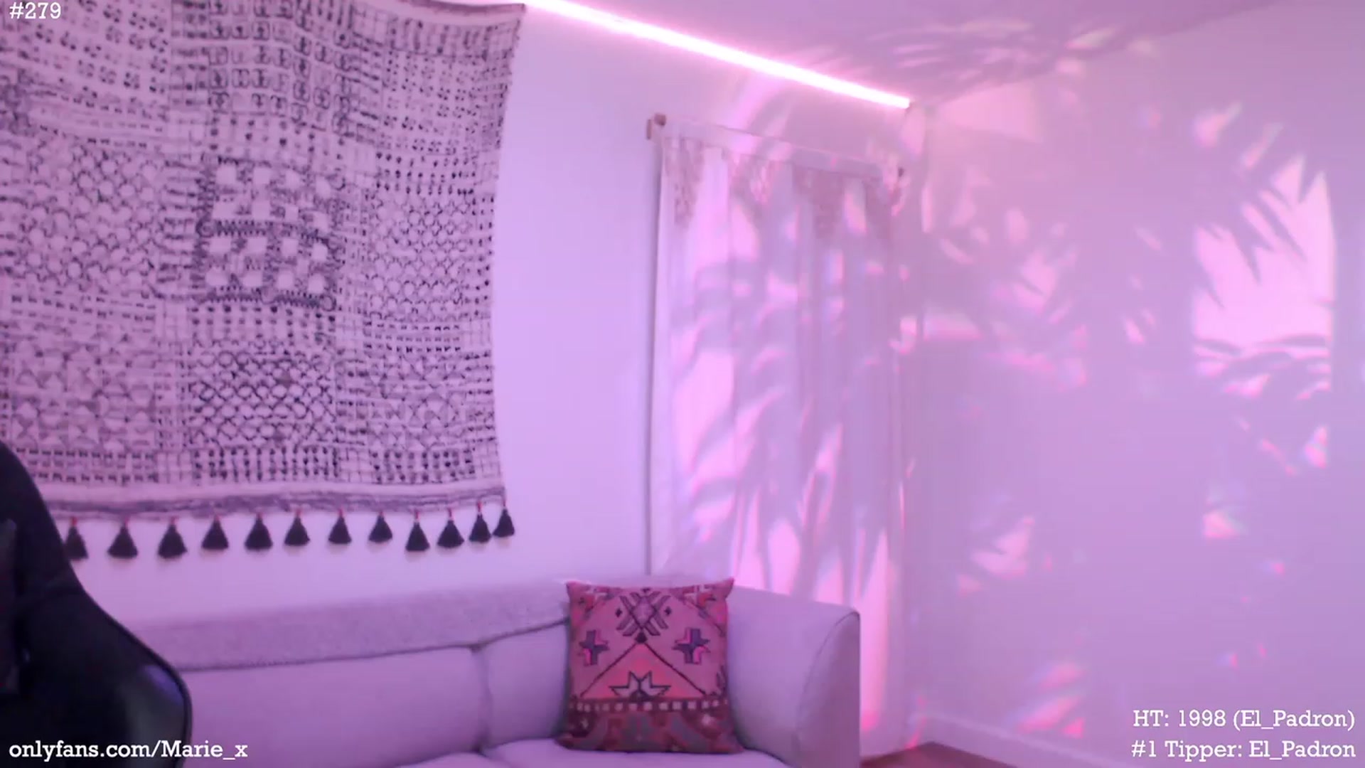Gallery image thumbnail from Marie's myfreecams stream on, 01/10/2023, 06:26 image 15 of 20