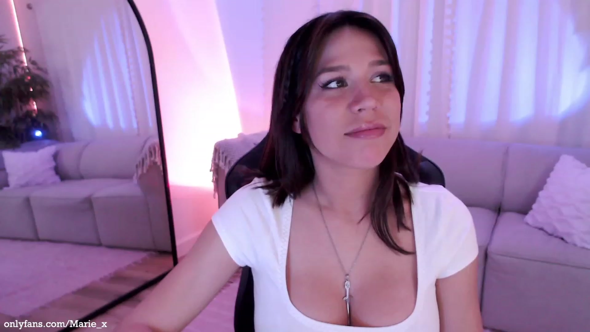 Gallery image thumbnail from Marie's myfreecams stream on, 01/28/2023, 05:38 image 11 of 20