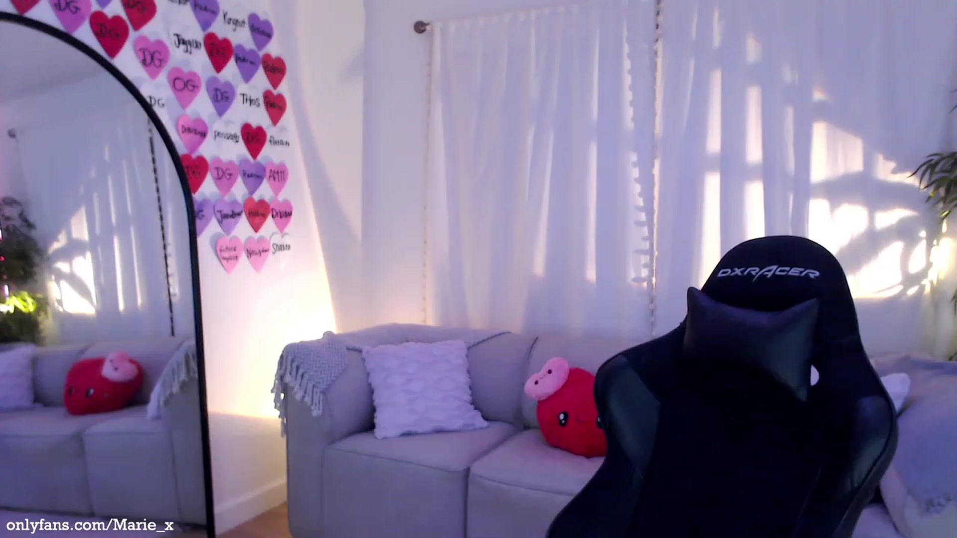Gallery image thumbnail from Marie's myfreecams stream on, 02/02/2023, 06:17 image 19 of 20