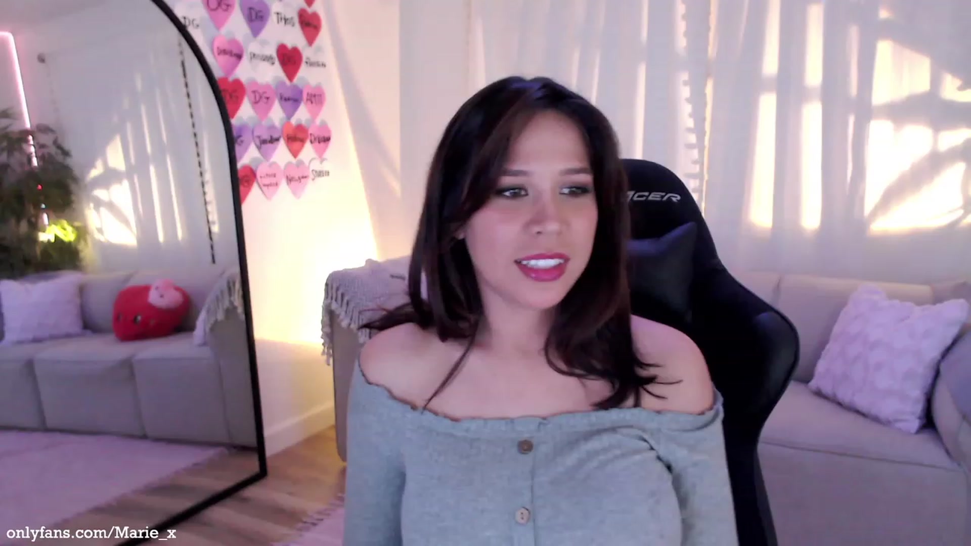 Gallery image thumbnail from Marie's myfreecams stream on, 02/03/2023, 24:39 image 20 of 20