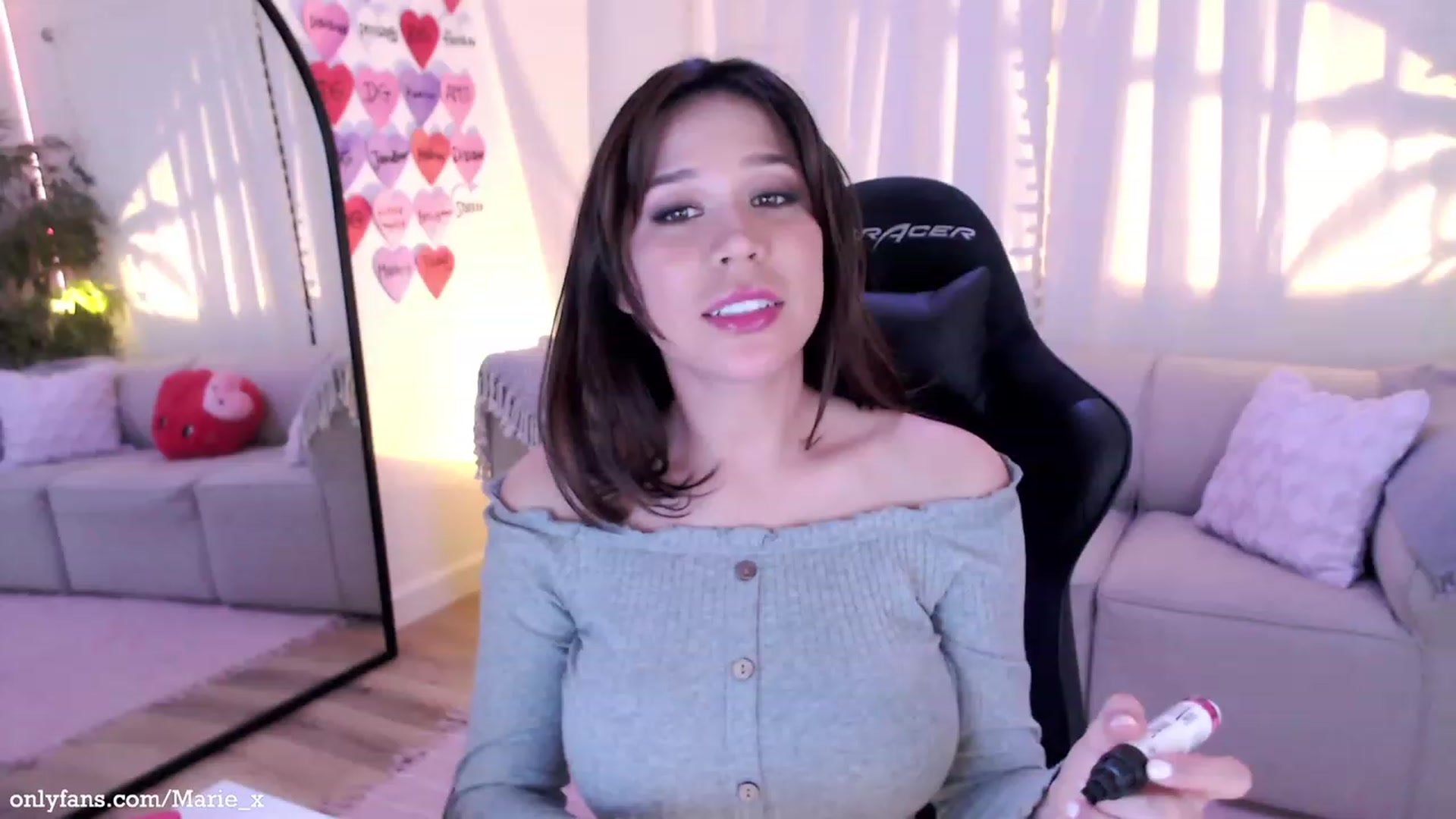 Gallery image thumbnail from Marie's myfreecams stream on, 02/03/2023, 02:06 image 13 of 20