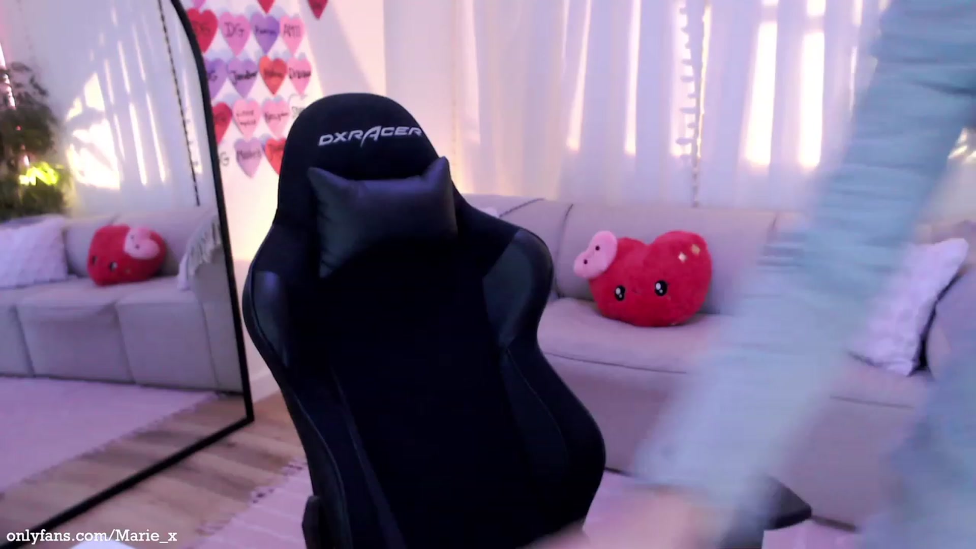 Gallery image thumbnail from Marie's myfreecams stream on, 02/03/2023, 05:13 image 11 of 20