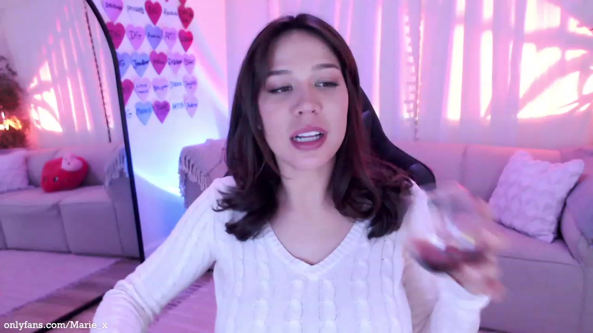 Gallery image thumbnail from Marie's myfreecams stream on, 02/08/2023, 05:07 image 4 of 20