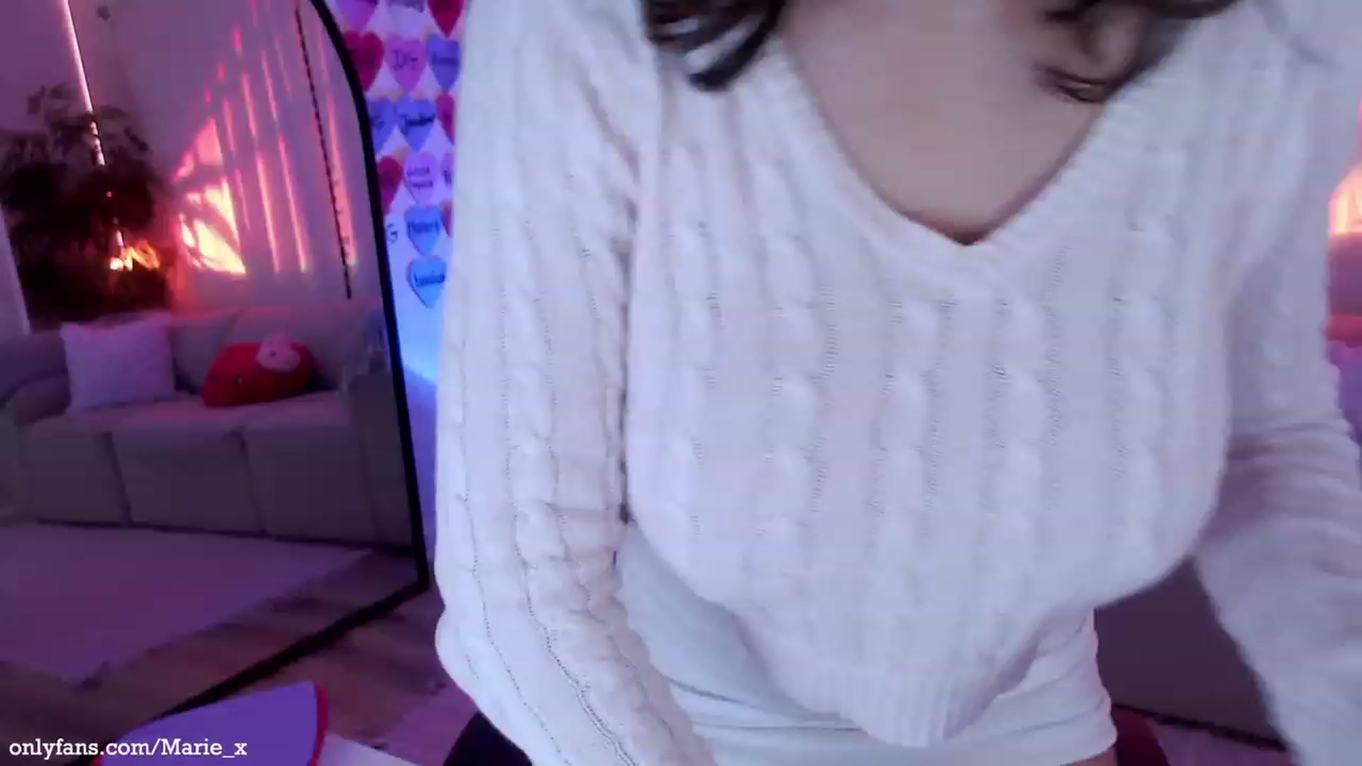 Gallery image thumbnail from Marie's myfreecams stream on, 02/08/2023, 05:07 image 19 of 20