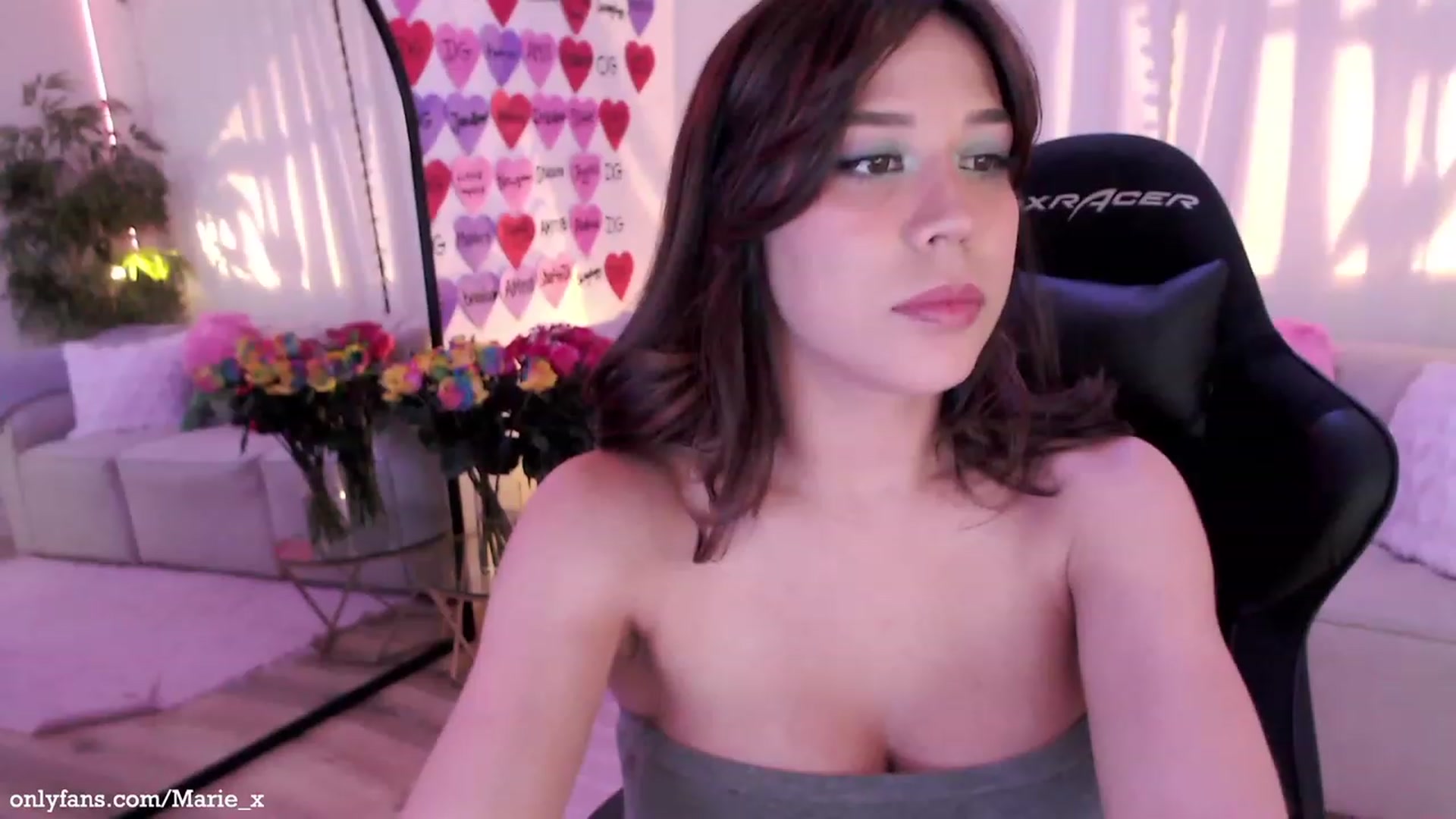 Gallery image thumbnail from Marie's myfreecams stream on, 02/14/2023, 08:06 image 11 of 20