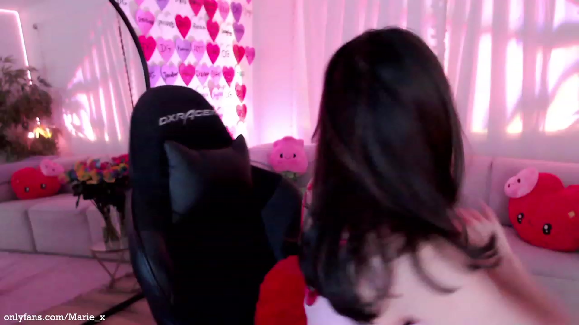 Gallery image thumbnail from Marie's myfreecams stream on, 02/15/2023, 04:56 image 1 of 20