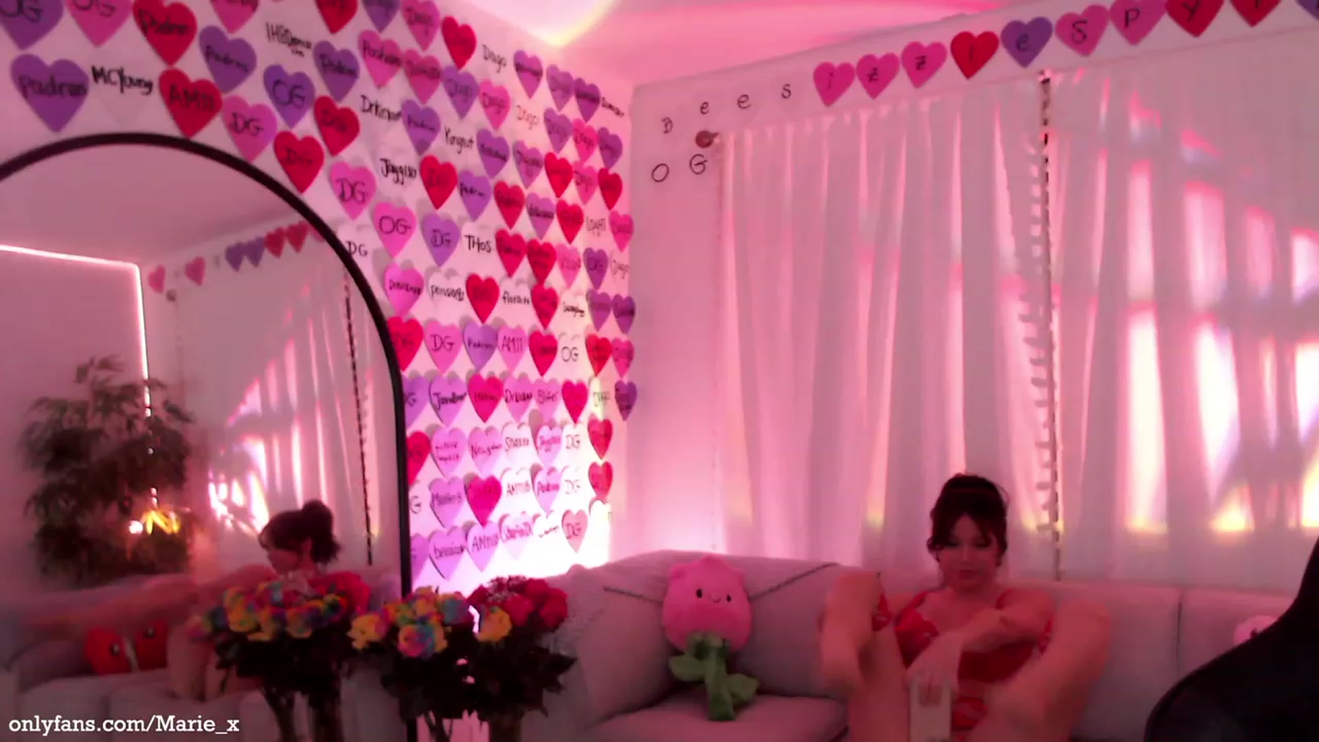 Gallery image thumbnail from Marie's myfreecams stream on, 02/15/2023, 04:56 image 11 of 20