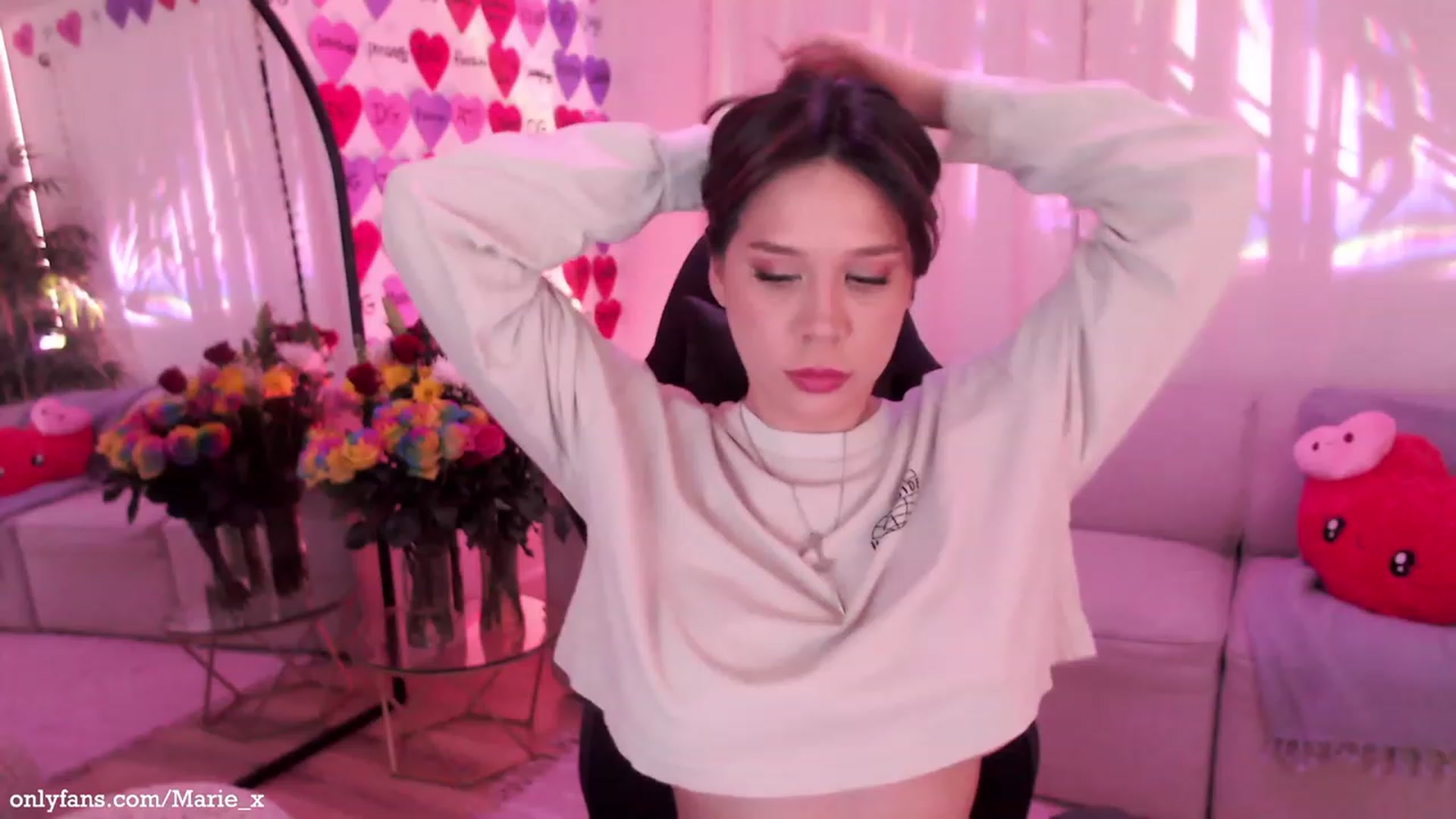 Gallery image thumbnail from Marie's myfreecams stream on, 02/18/2023, 03:03 image 16 of 20
