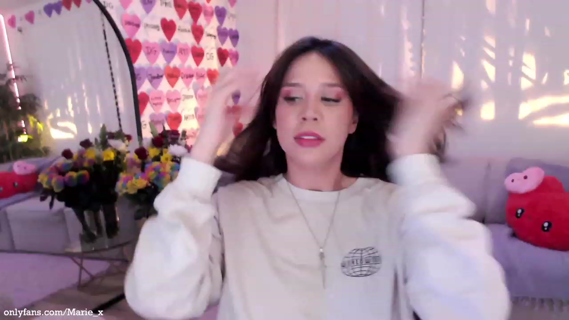 Gallery image thumbnail from Marie's myfreecams stream on, 02/18/2023, 04:01 image 3 of 20