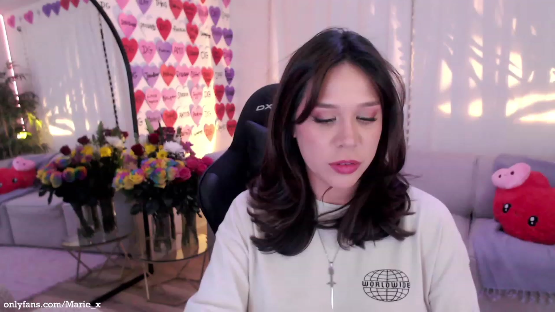 Gallery image thumbnail from Marie's myfreecams stream on, 02/18/2023, 04:01 image 2 of 20