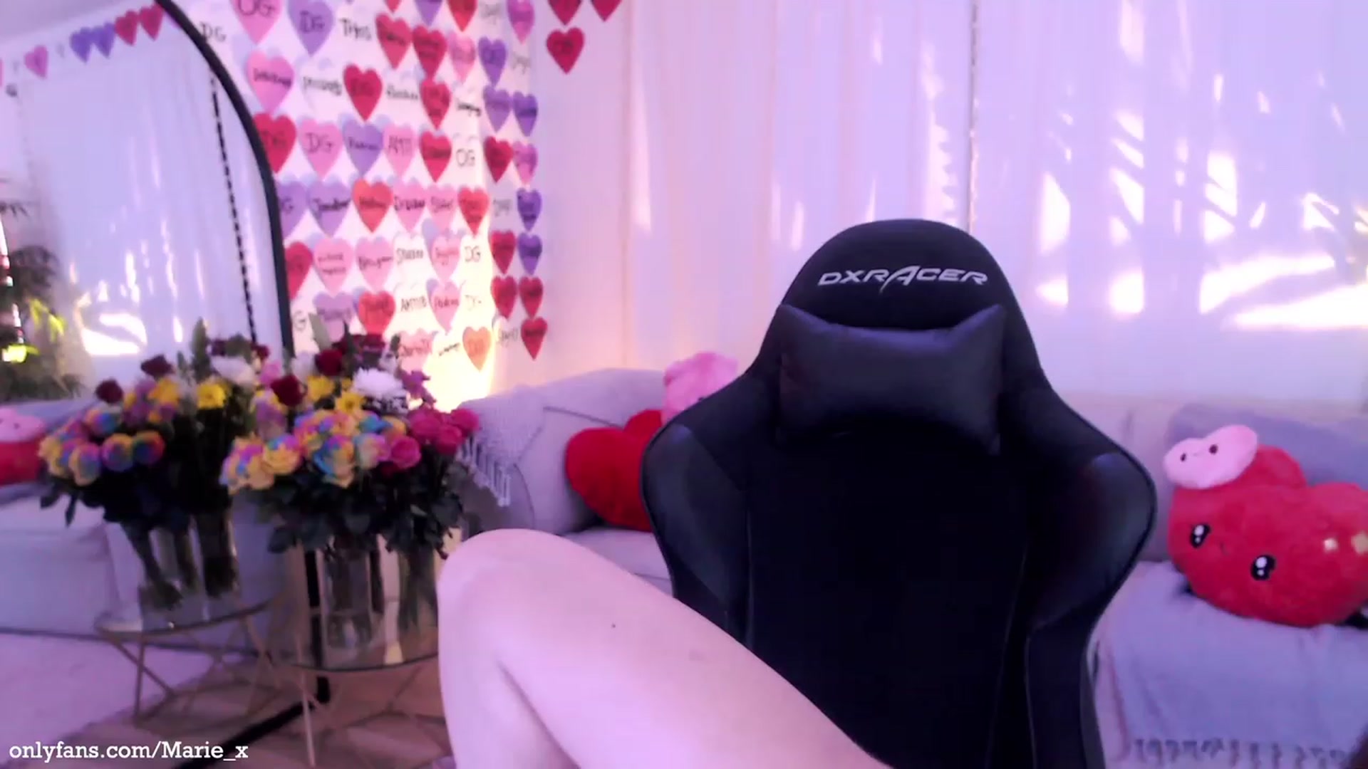 Gallery image thumbnail from Marie's myfreecams stream on, 02/18/2023, 06:24 image 15 of 20
