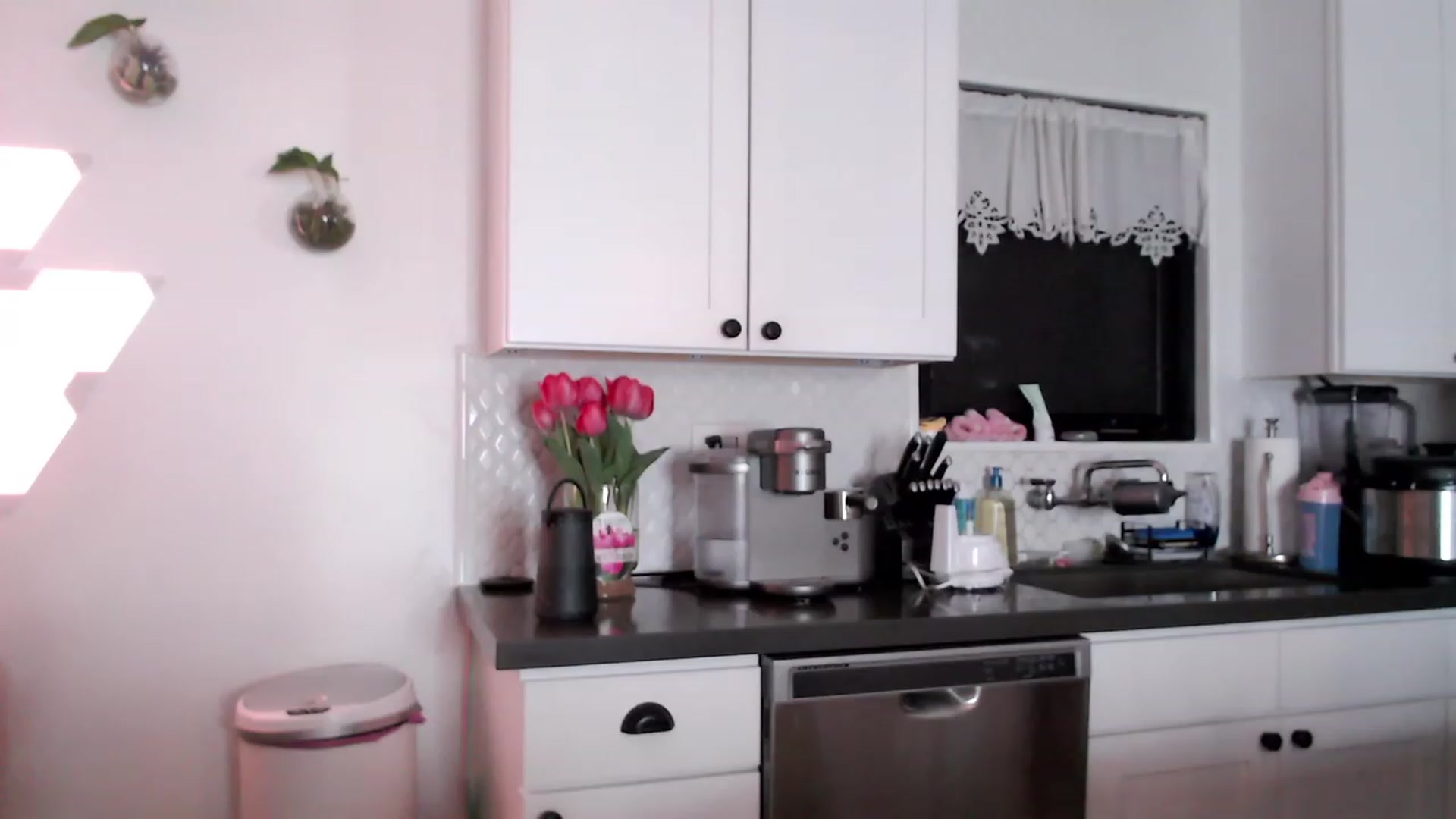 Gallery image thumbnail from Marie's myfreecams stream on, 03/30/2023, 04:09 image 14 of 20