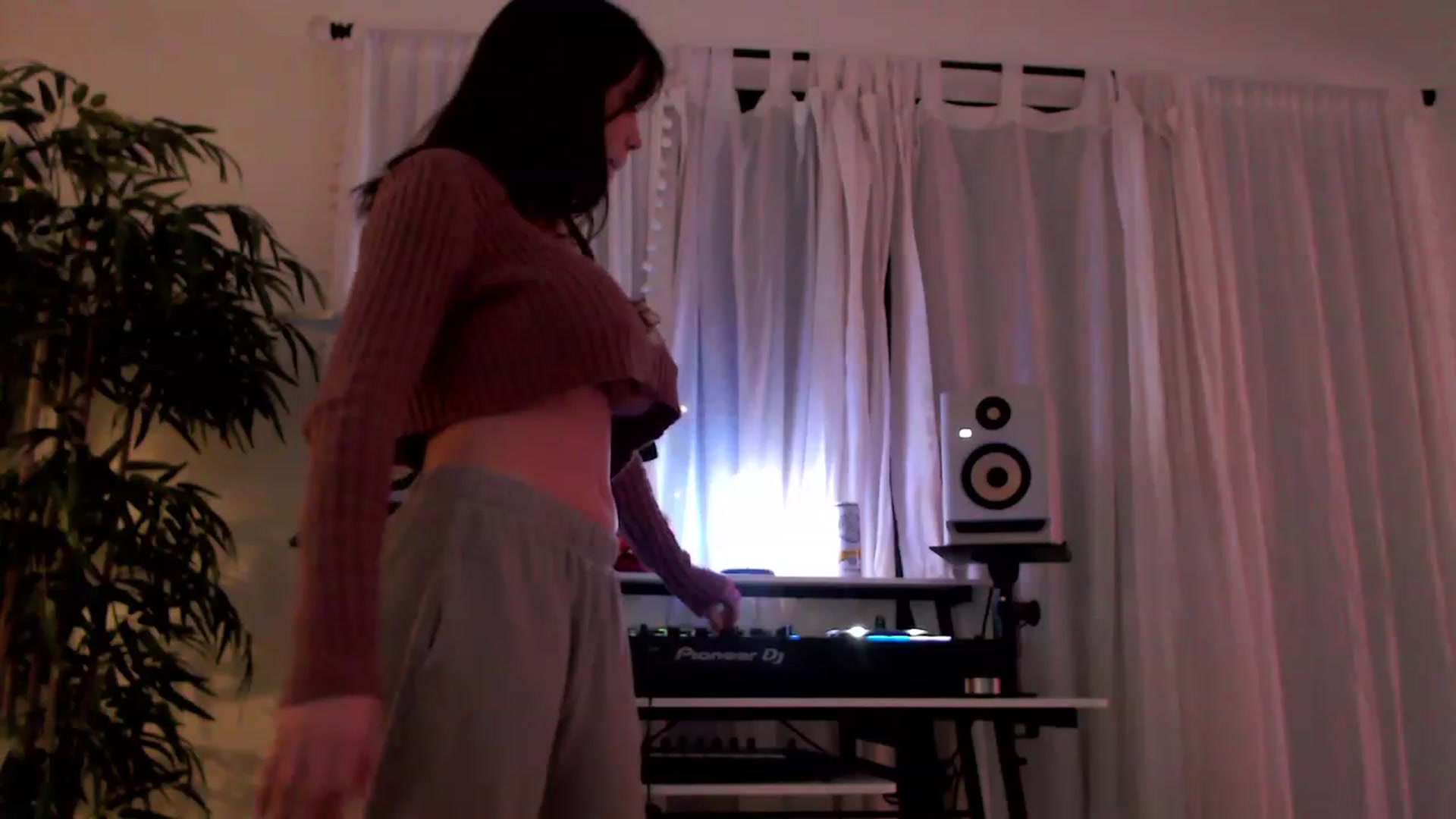 Gallery image thumbnail from Marie's myfreecams stream on, 03/30/2023, 04:09 image 18 of 20