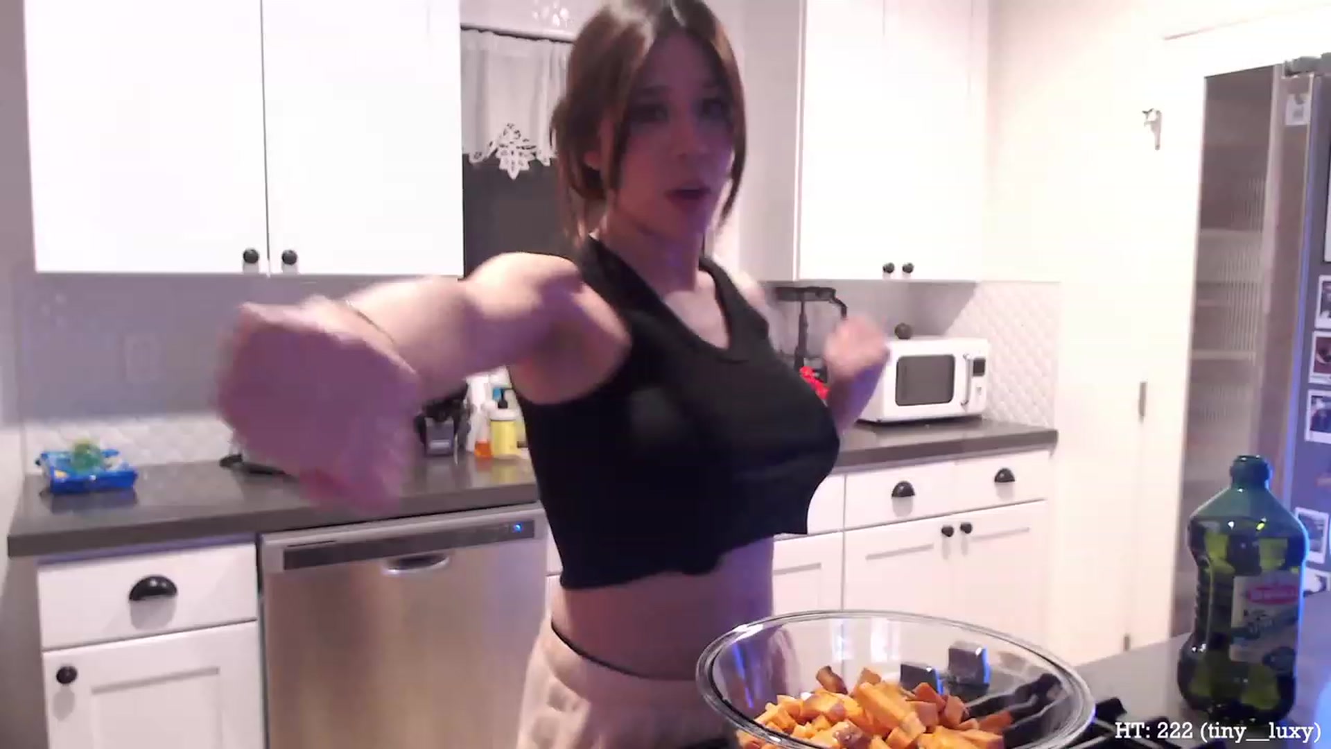 Gallery image thumbnail from Marie's myfreecams stream on, 04/05/2023, 05:13 image 14 of 20
