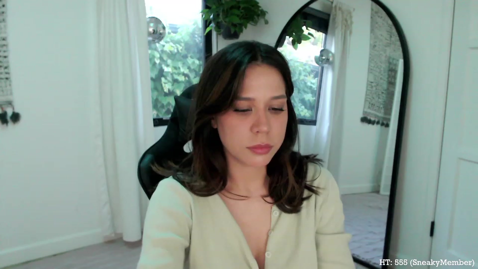 Gallery image thumbnail from Marie's myfreecams stream on, 04/07/2023, 02:49 image 5 of 20