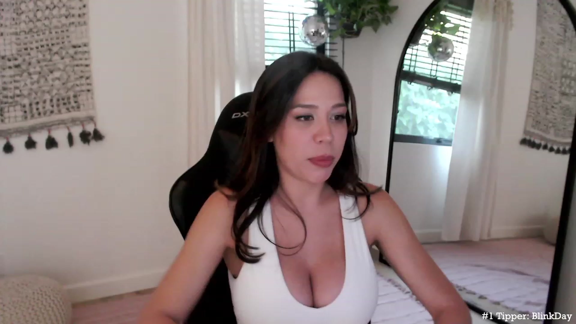 Gallery image thumbnail from Marie's myfreecams stream on, 04/29/2023, 02:44 image 5 of 20