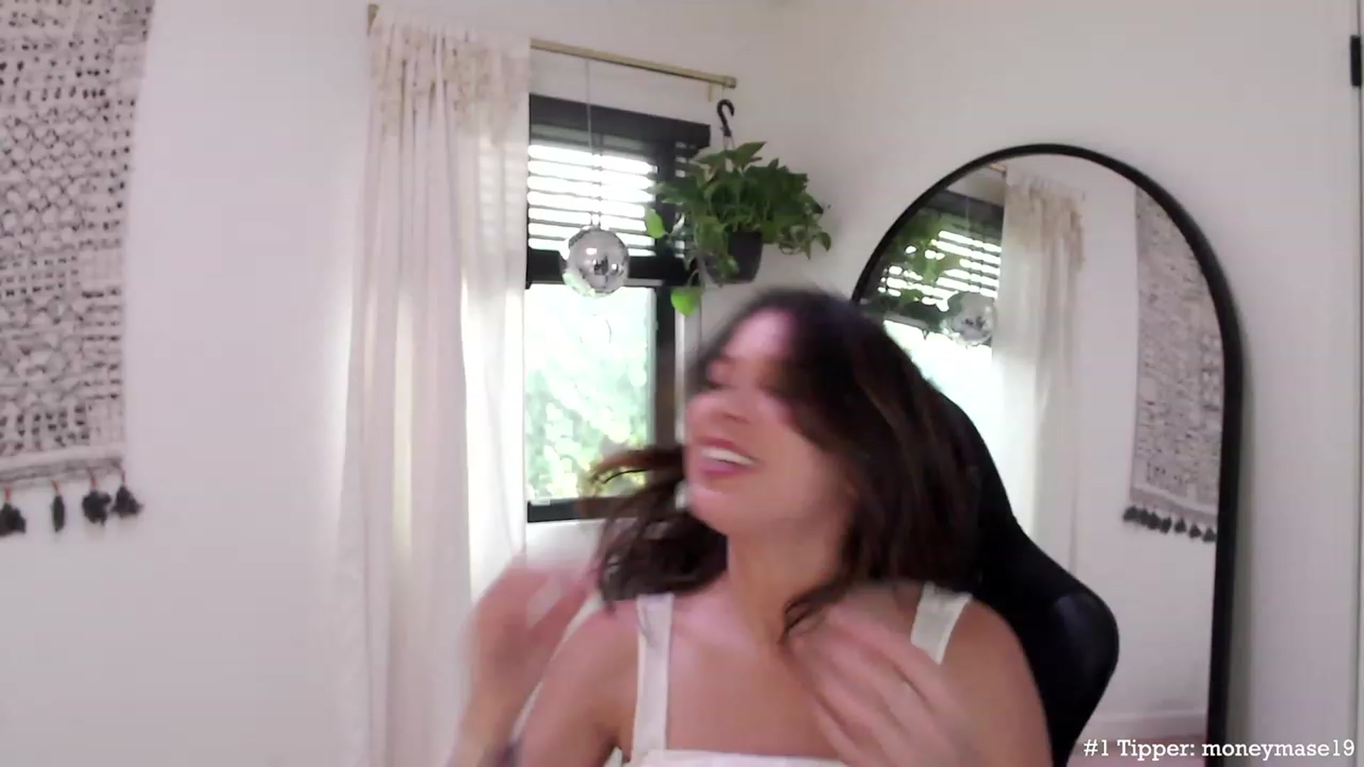 Gallery image thumbnail from Marie's myfreecams stream on, 05/01/2023, 03:00 image 2 of 20