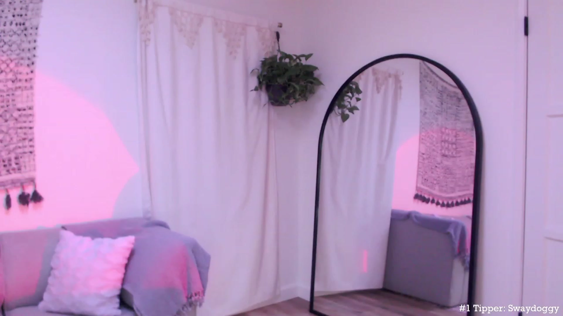 Gallery image thumbnail from Marie's myfreecams stream on, 05/17/2023, 04:19 image 2 of 20