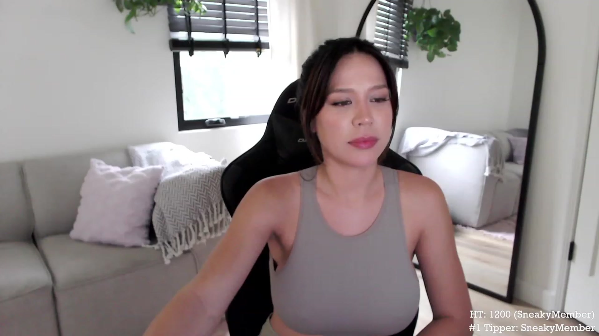 Gallery image thumbnail from Marie's myfreecams stream on, 06/01/2023, 23:59 image 15 of 20