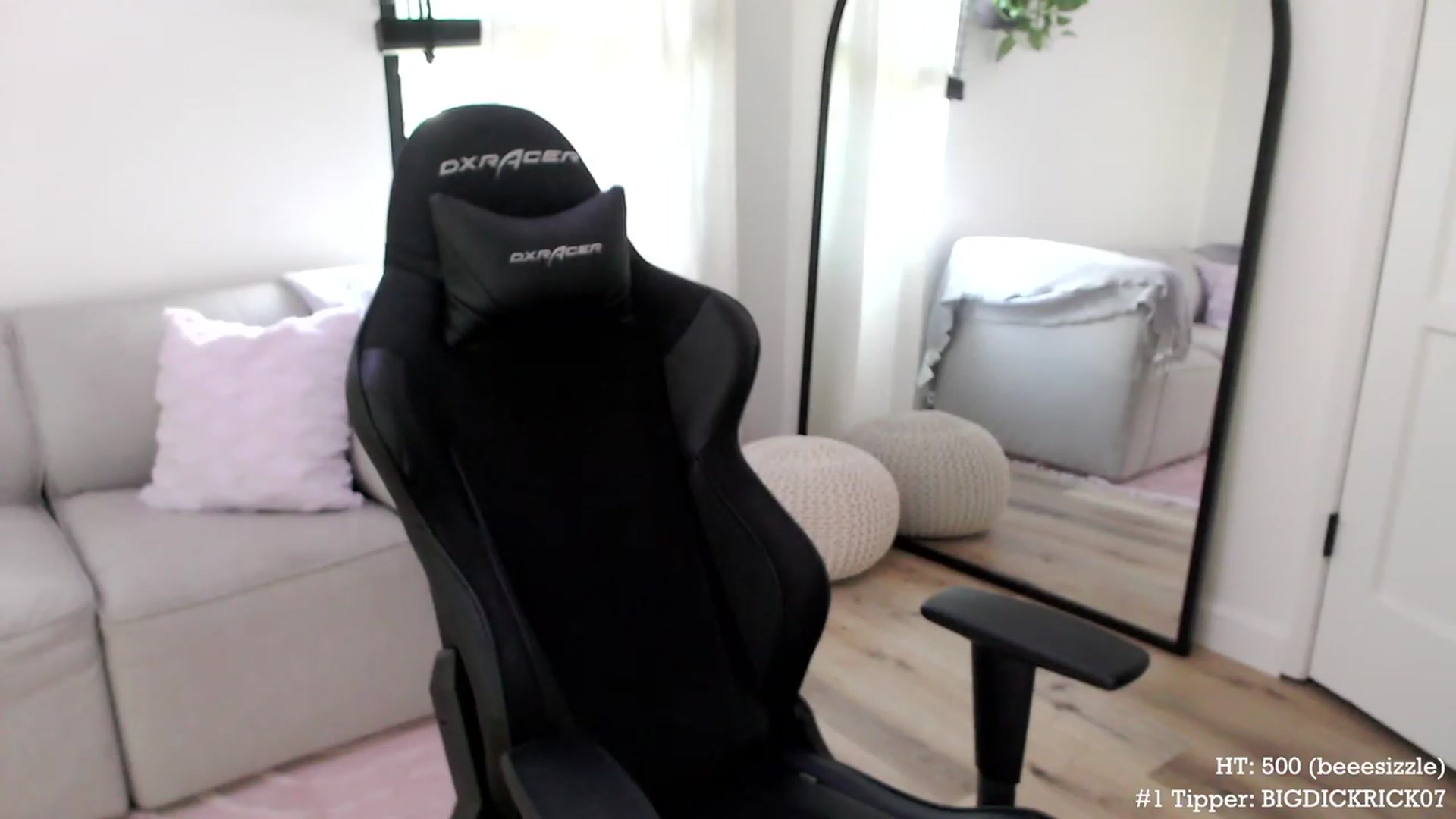 Gallery image thumbnail from Marie's myfreecams stream on, 06/09/2023, 24:06 image 18 of 20