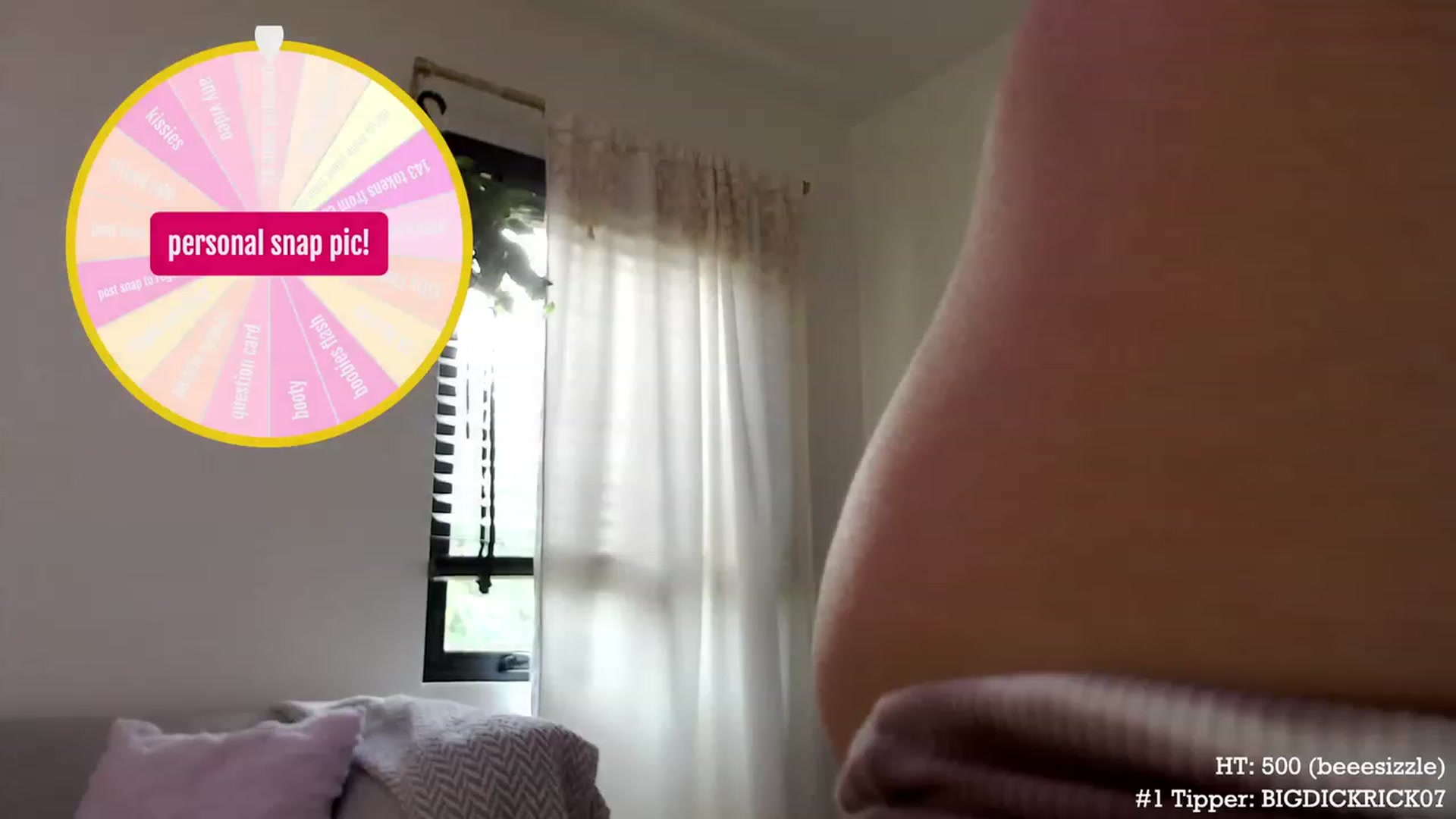Gallery image thumbnail from Marie's myfreecams stream on, 06/09/2023, 24:06 image 8 of 20