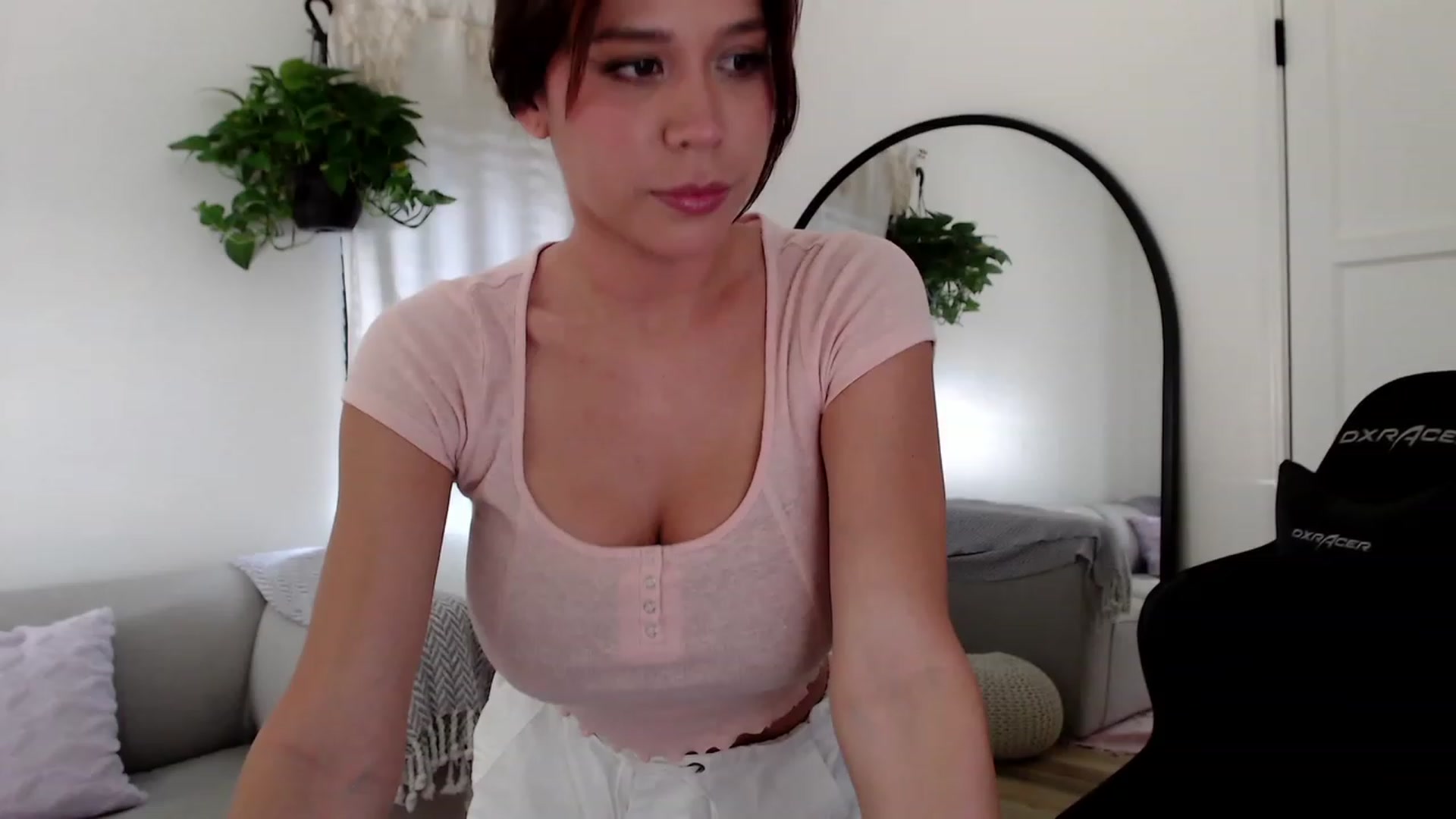 Gallery image thumbnail from Marie's myfreecams stream on, 06/13/2023, 23:17 image 4 of 20