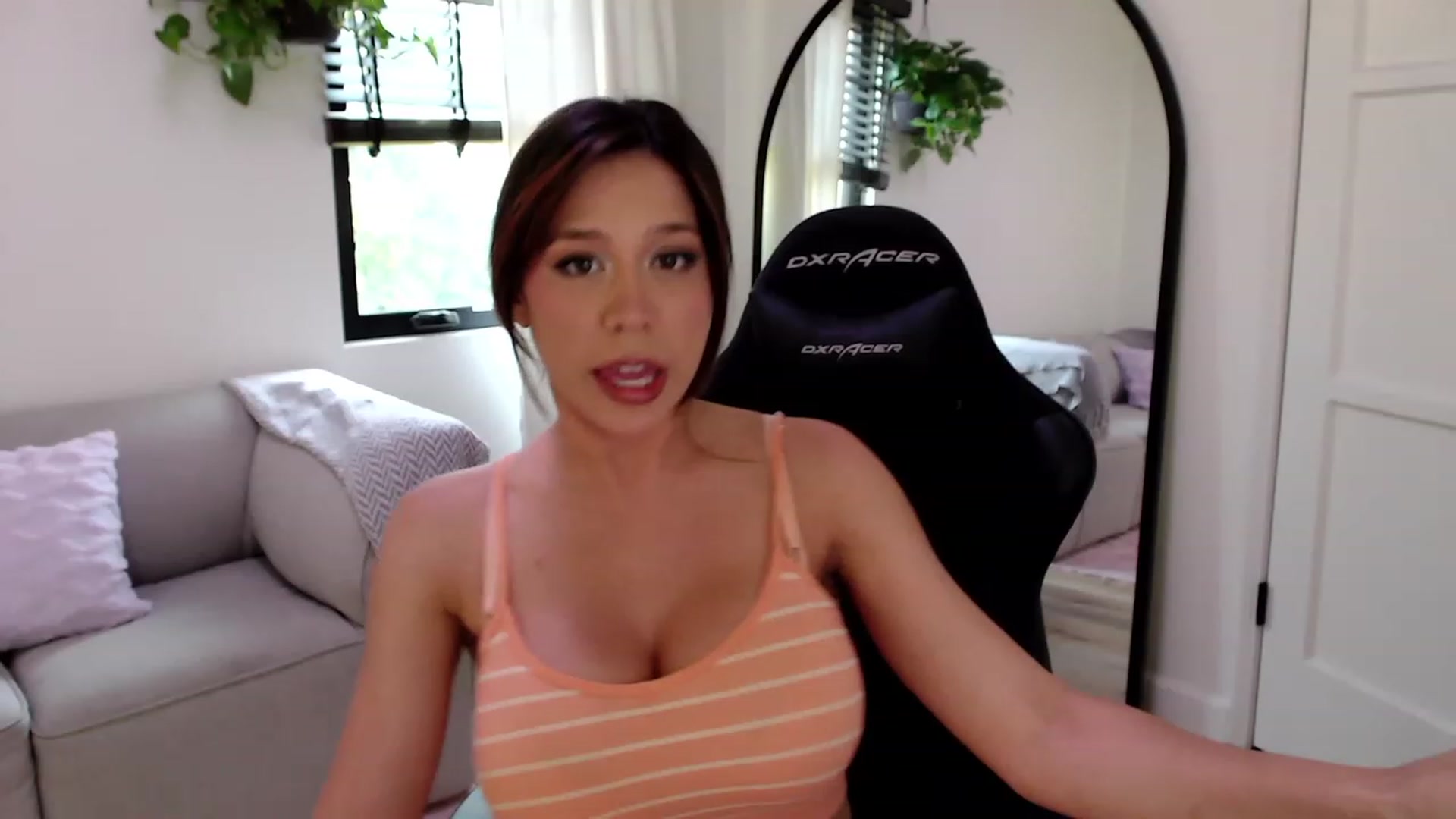 Gallery image thumbnail from Marie's myfreecams stream on, 06/21/2023, 24:03 image 12 of 20