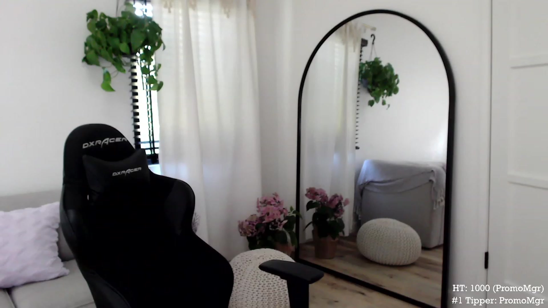 Gallery image thumbnail from Marie's myfreecams stream on, 07/11/2023, 23:03 image 18 of 20