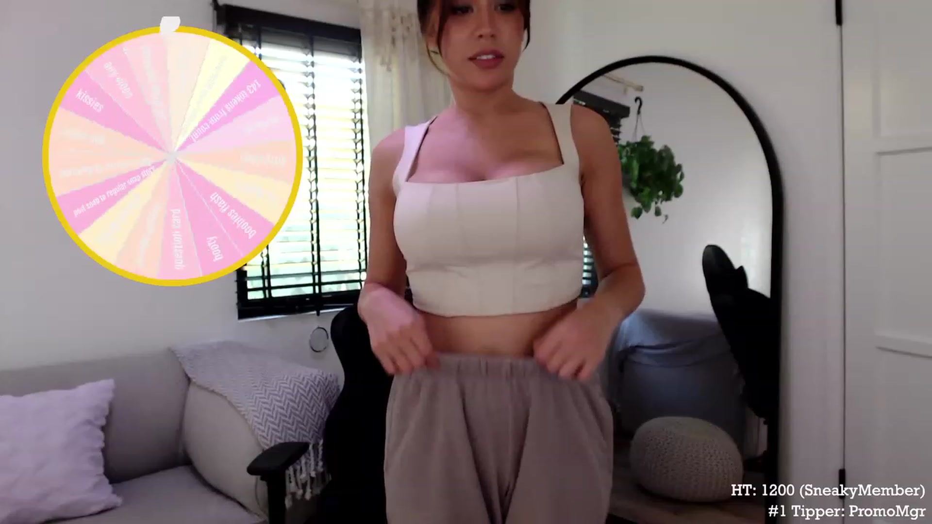 Gallery image thumbnail from Marie's myfreecams stream on, 07/12/2023, 24:14 image 12 of 20